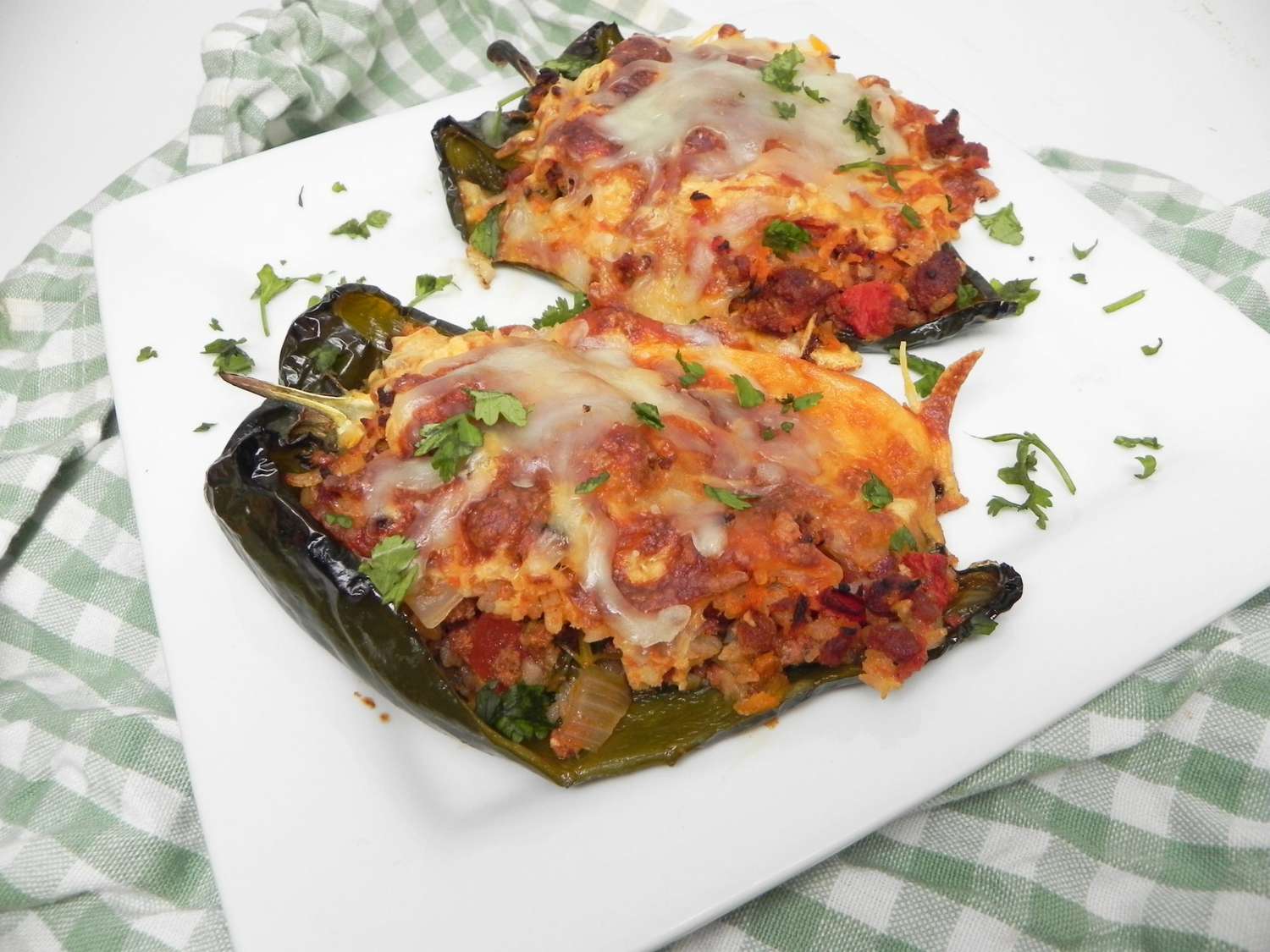 Chorizo ​​và ớt poblano nhét gạo