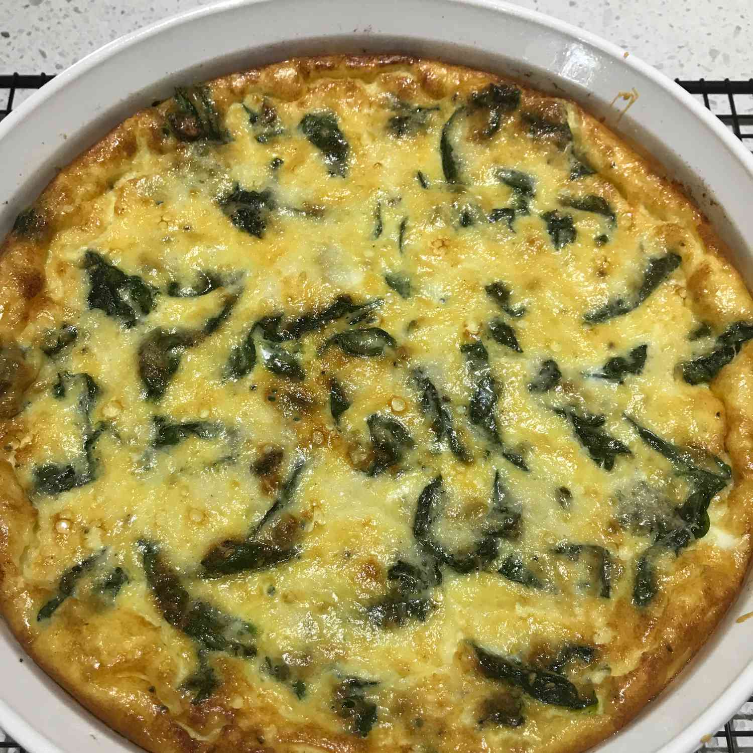 Rau bina không vỏ, nấm và cà chua Quiche (Keto)