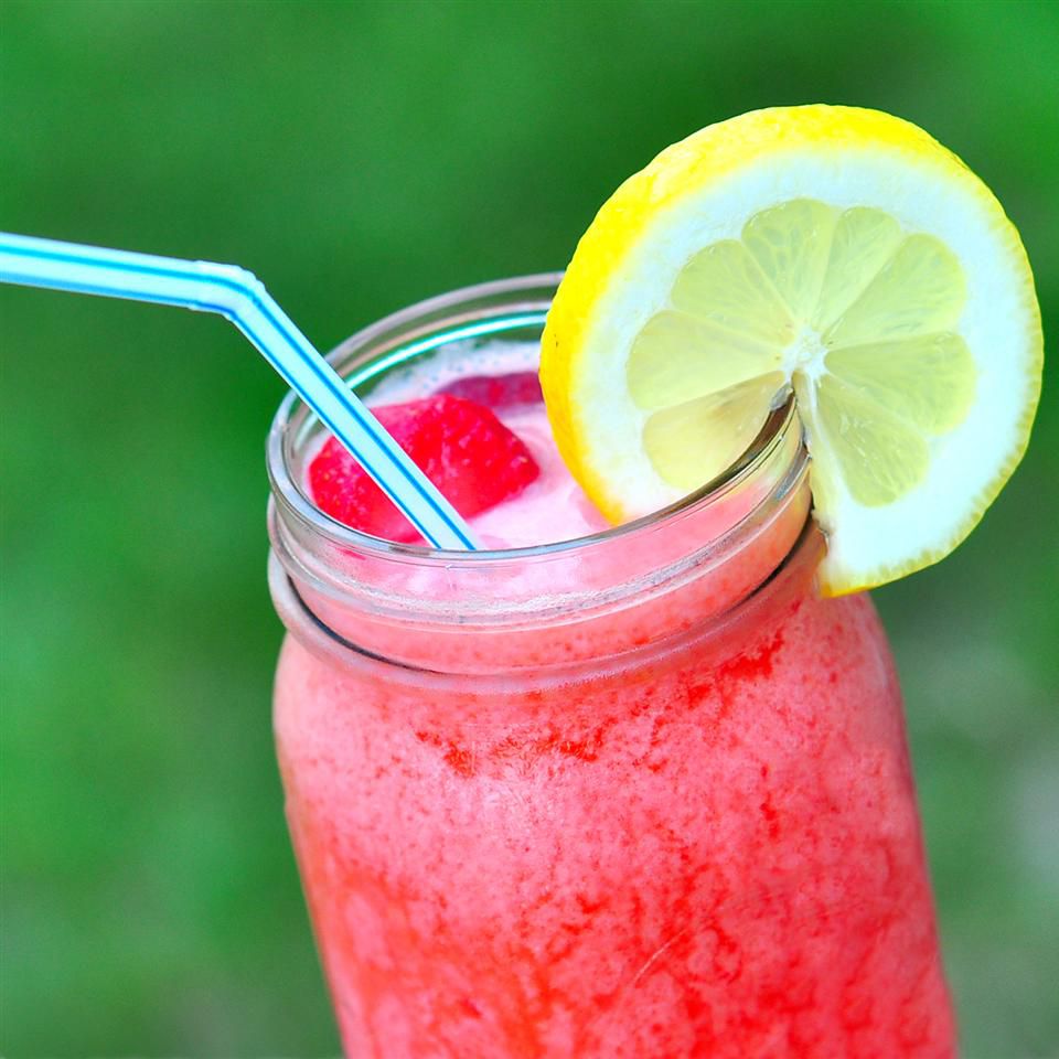 Lemonade dâu đông lạnh