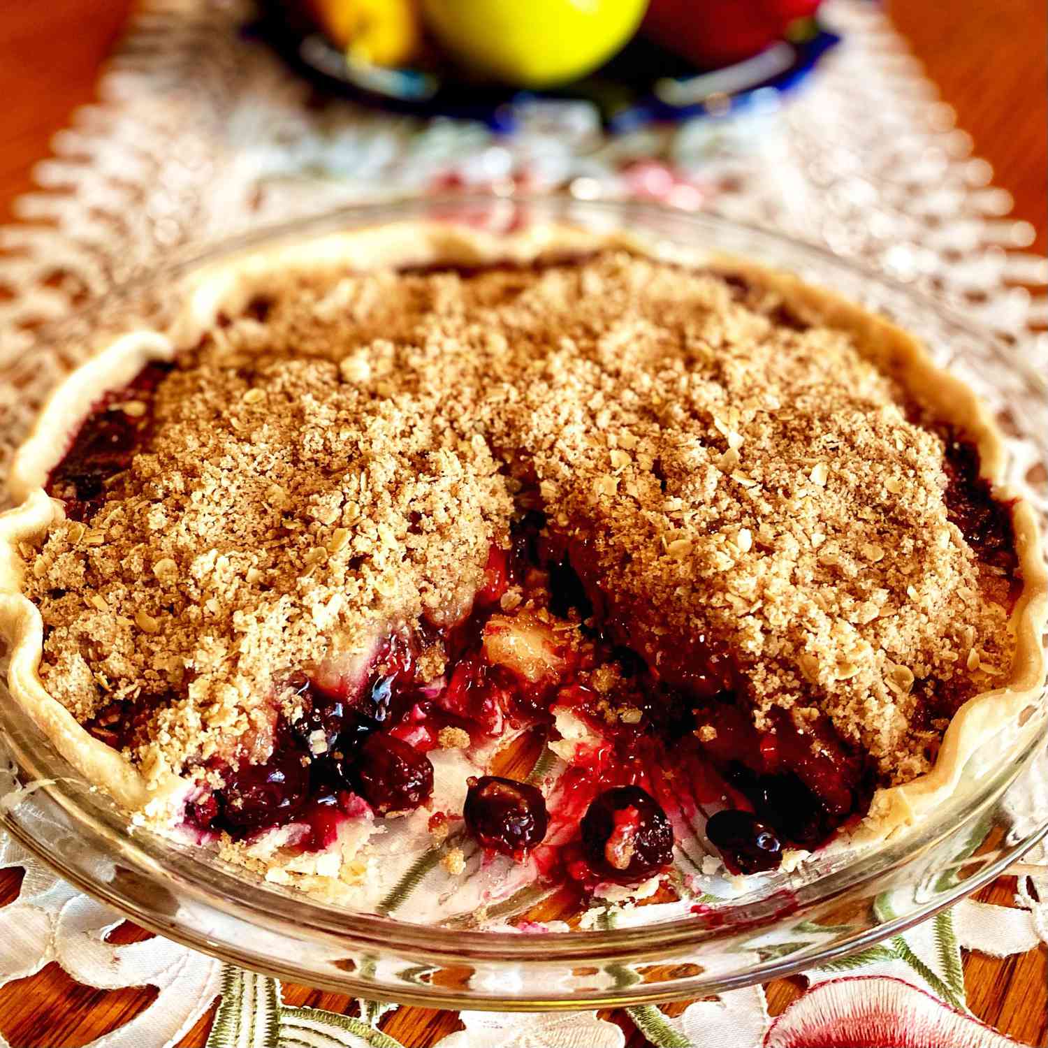 Cherry Crumble Pie với anh đào đông lạnh