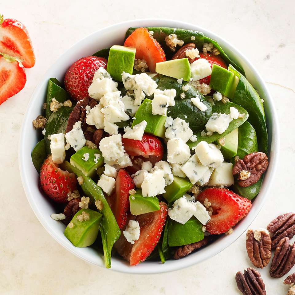 Salad salad gorgonzola strawberry quinoa