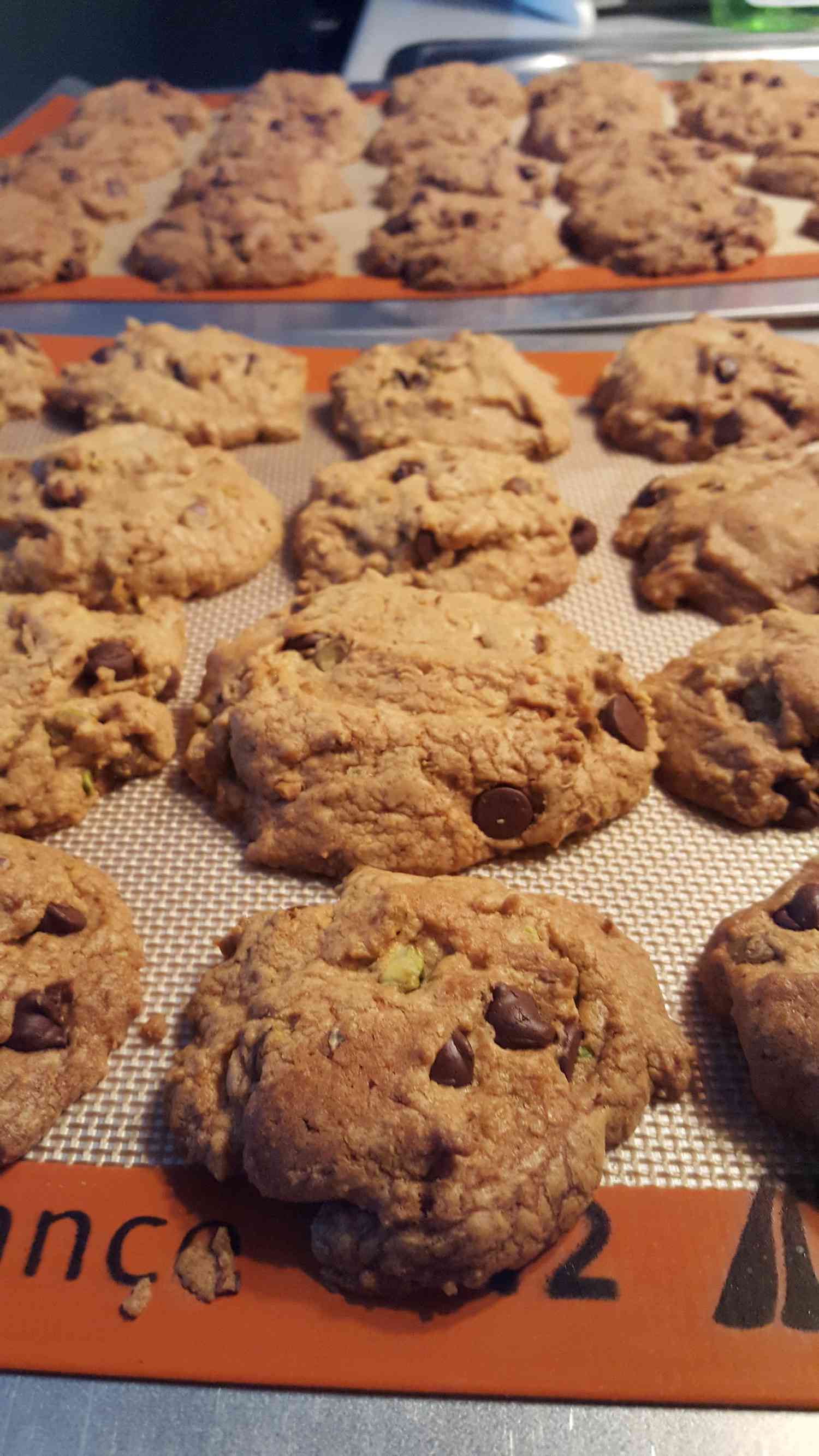 Vincents Pistachio-Dark Chocolate Chip Cookies