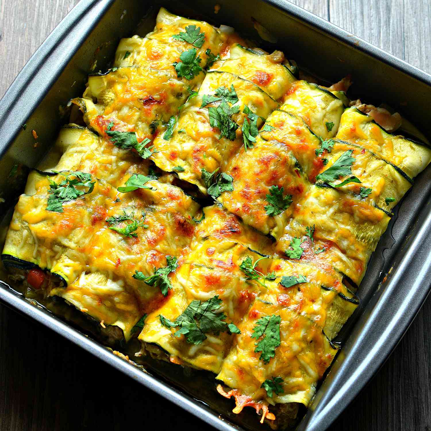 Gà zucchini enchiladas