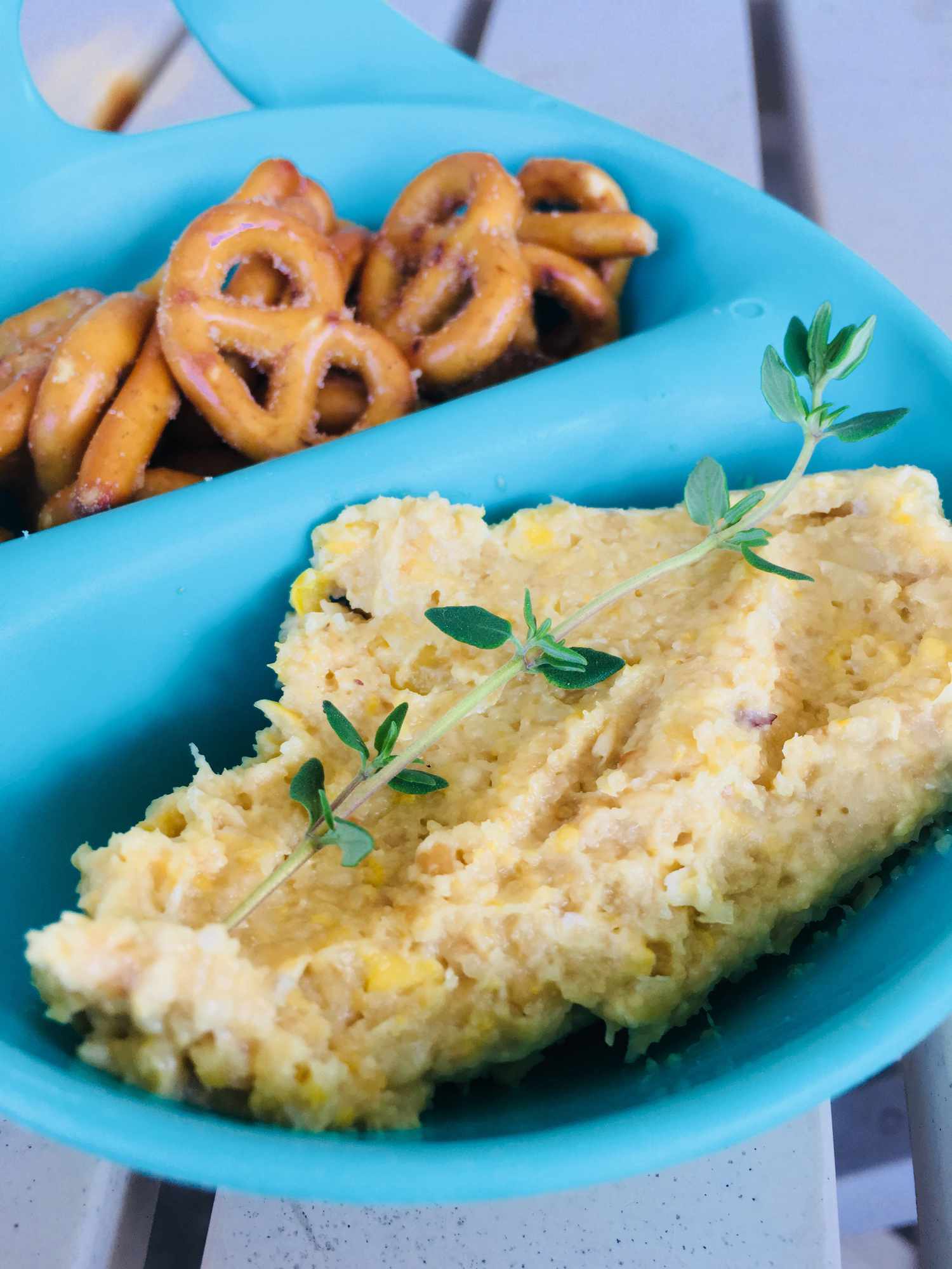 Hummus ngô và hạt điều