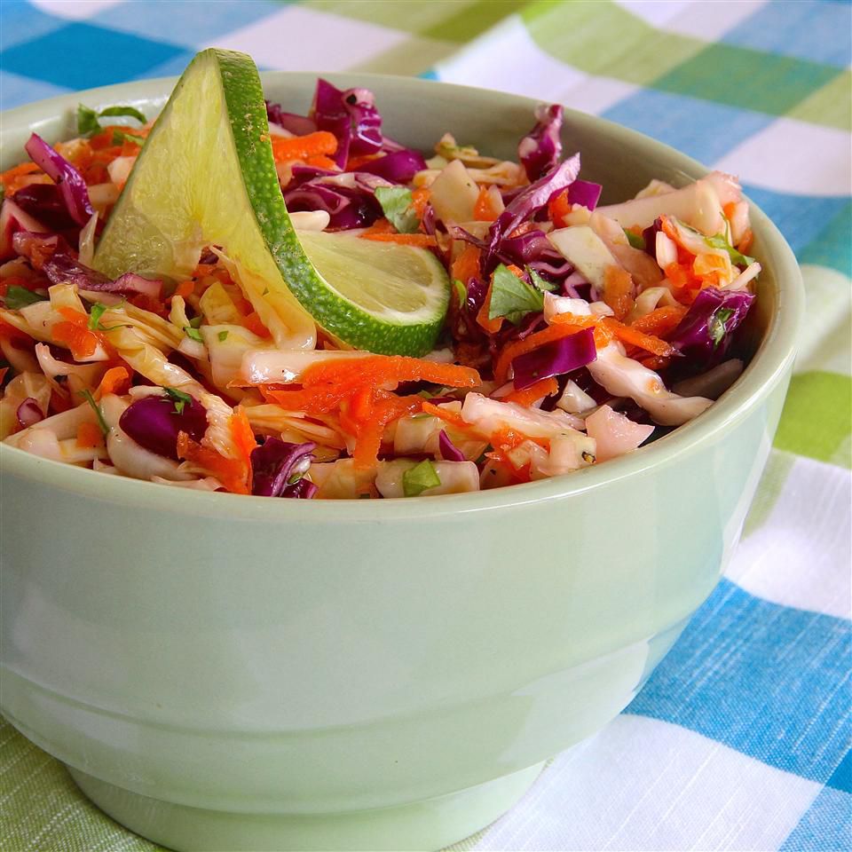 Tri-Color Slaw với nước sốt vôi