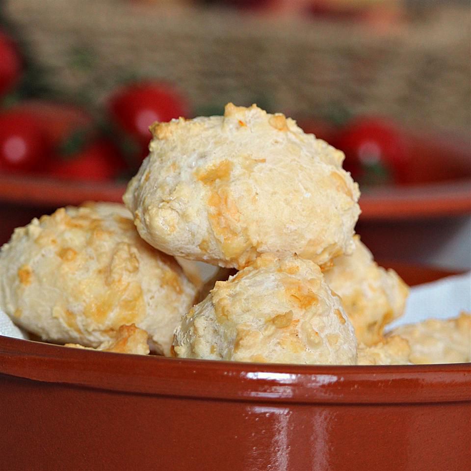 Pao de Queijo (Bánh mì phô mai Brazil)