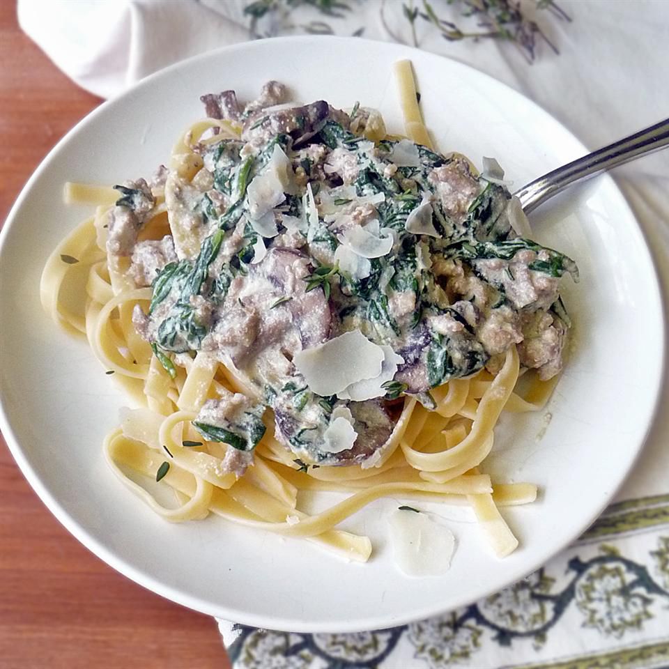 Rau bina, nấm và ricotta fettuccine