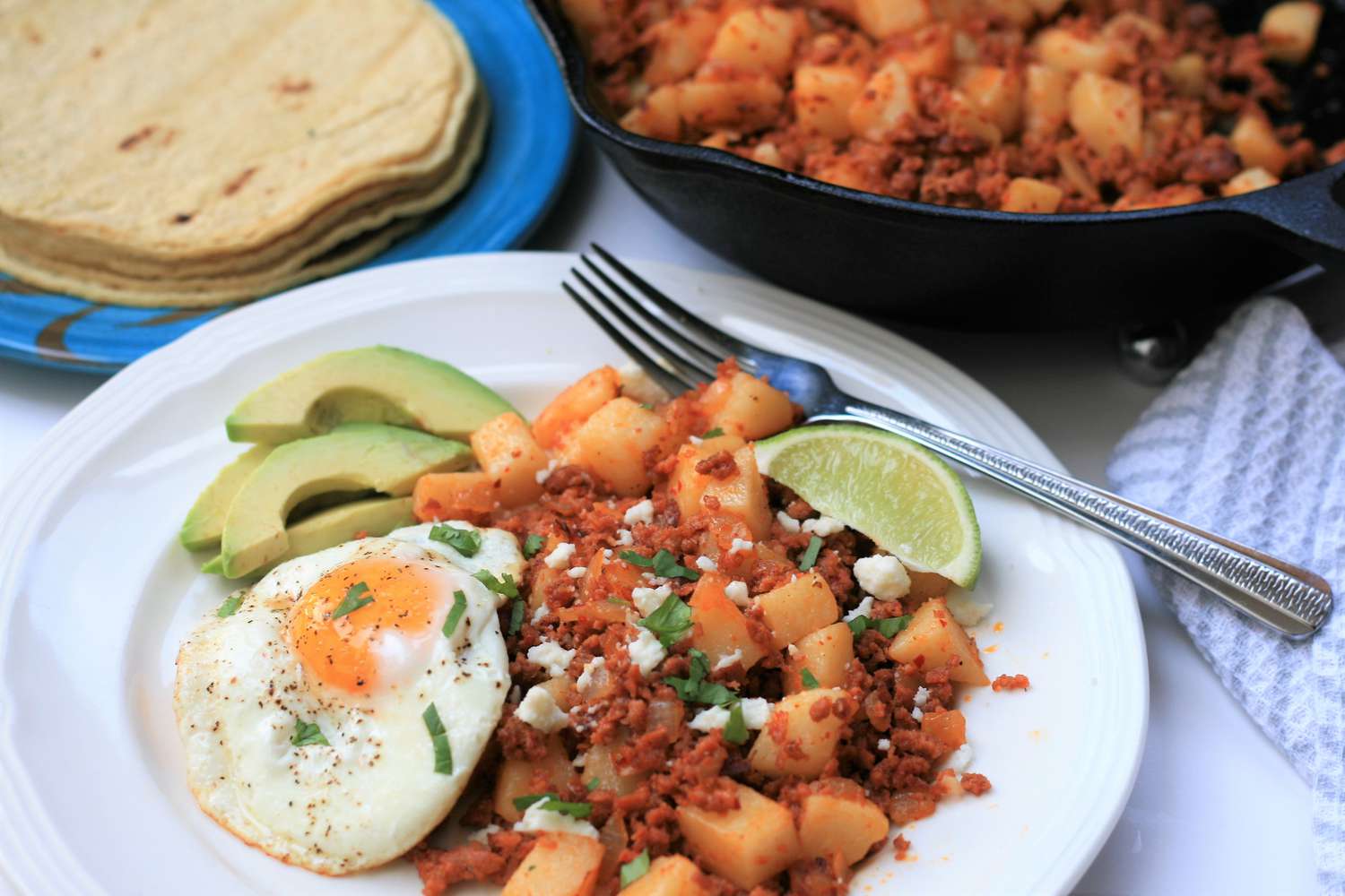 Papas Con Chorizo ​​(Chorizo ​​và khoai tây Mexico)