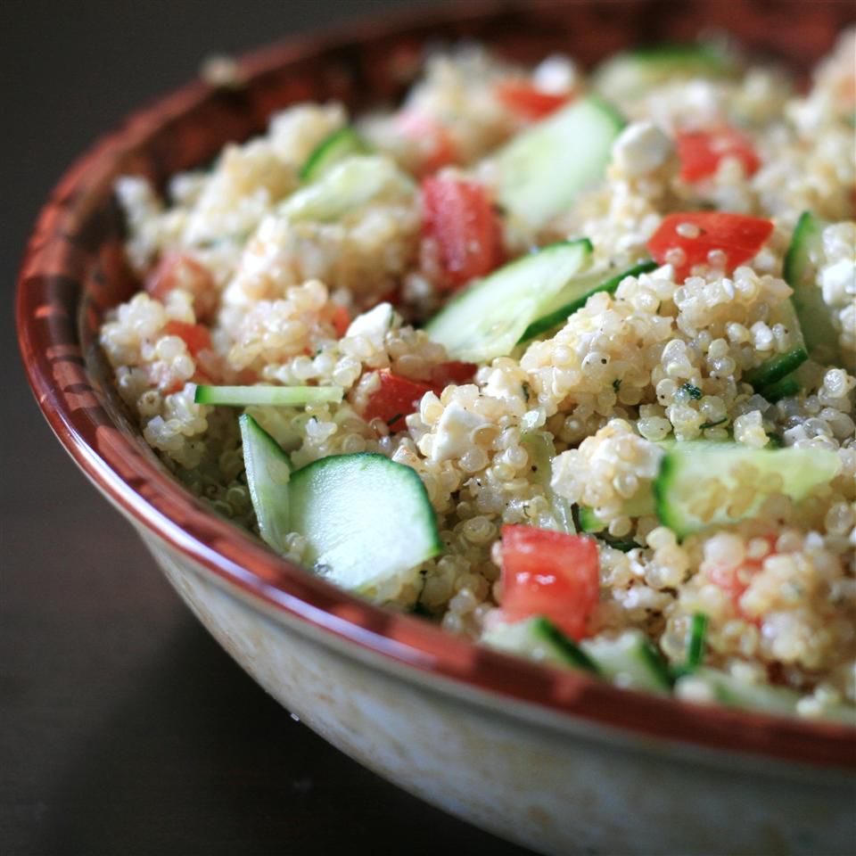 Salad mùa hè quinoa với feta