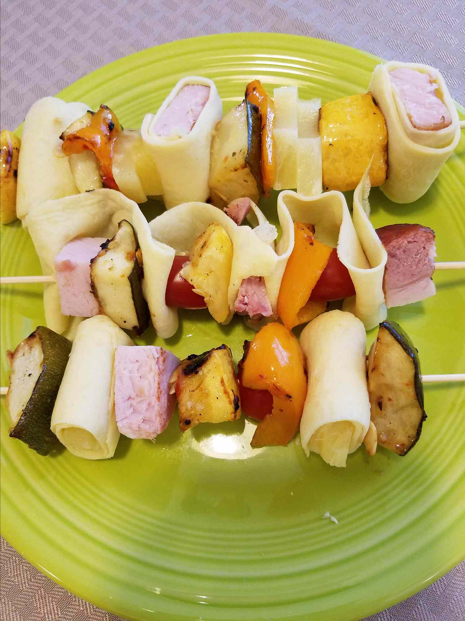 Ham và Veggie Crepe Kebabs