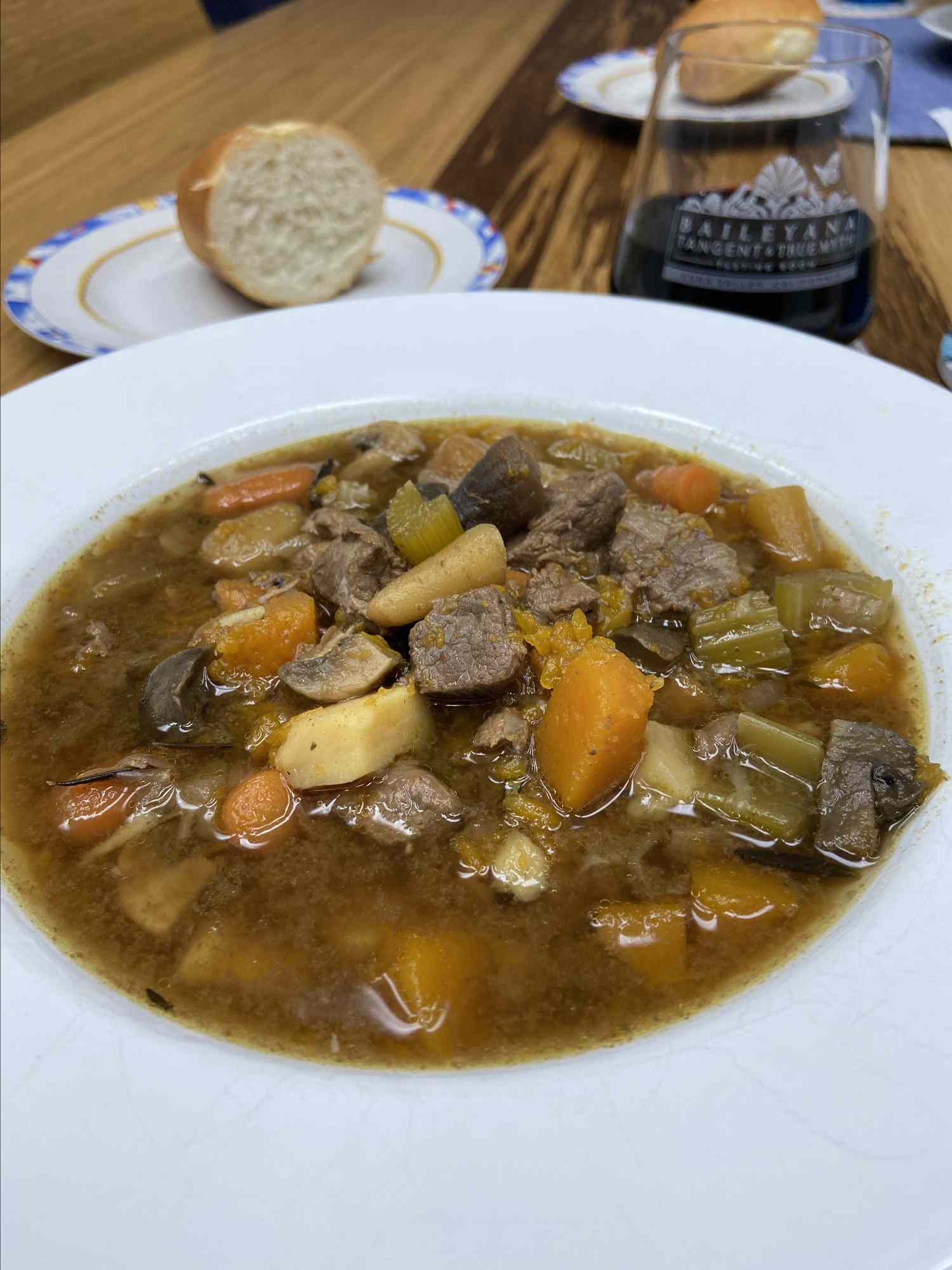 Slow Cooker Lamb Stew với Butternut Squash và Marsala Wine