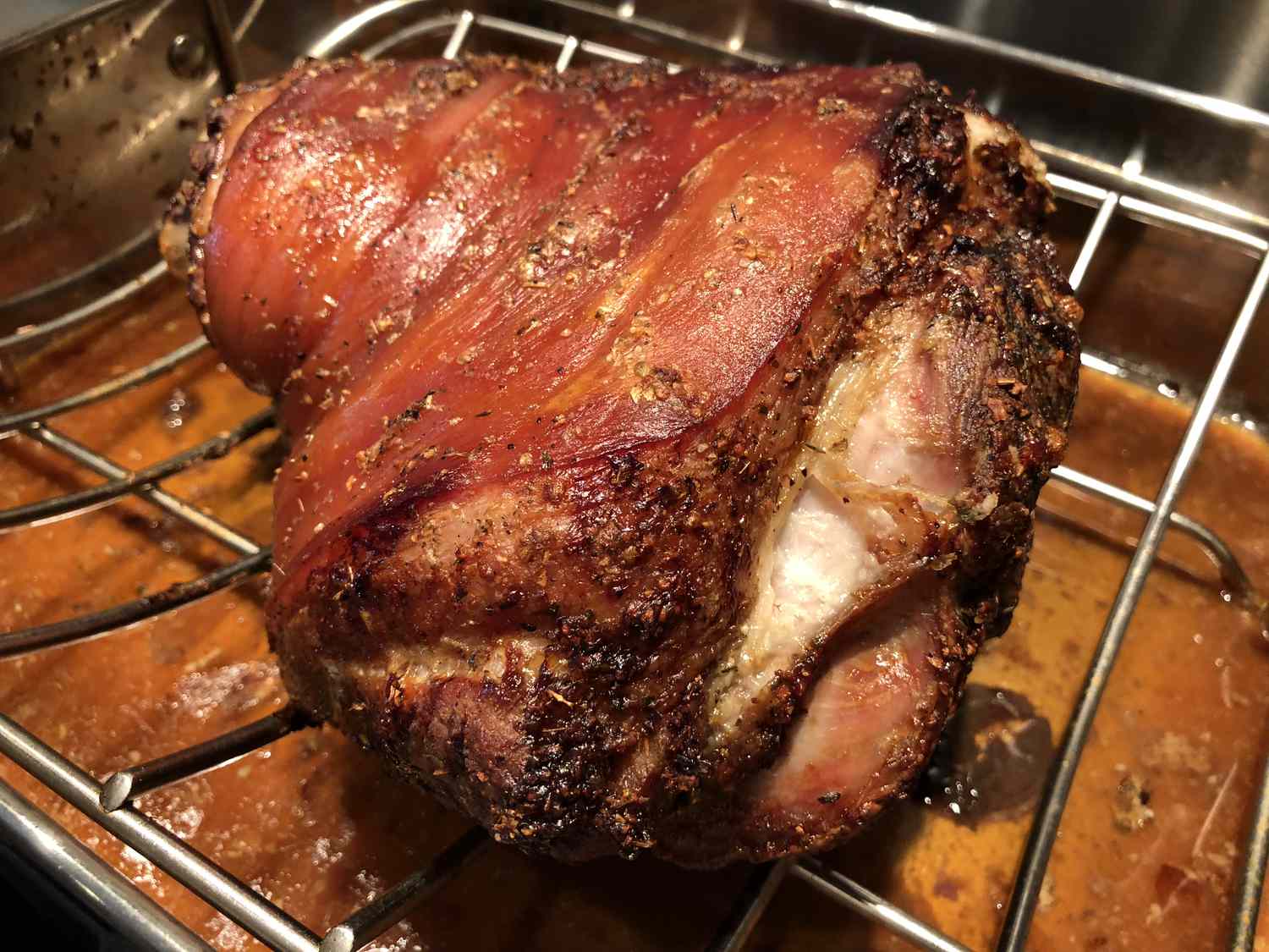 Daddy Eddies thịt lợn nướng (pernil), theo phong cách Puerto Rico