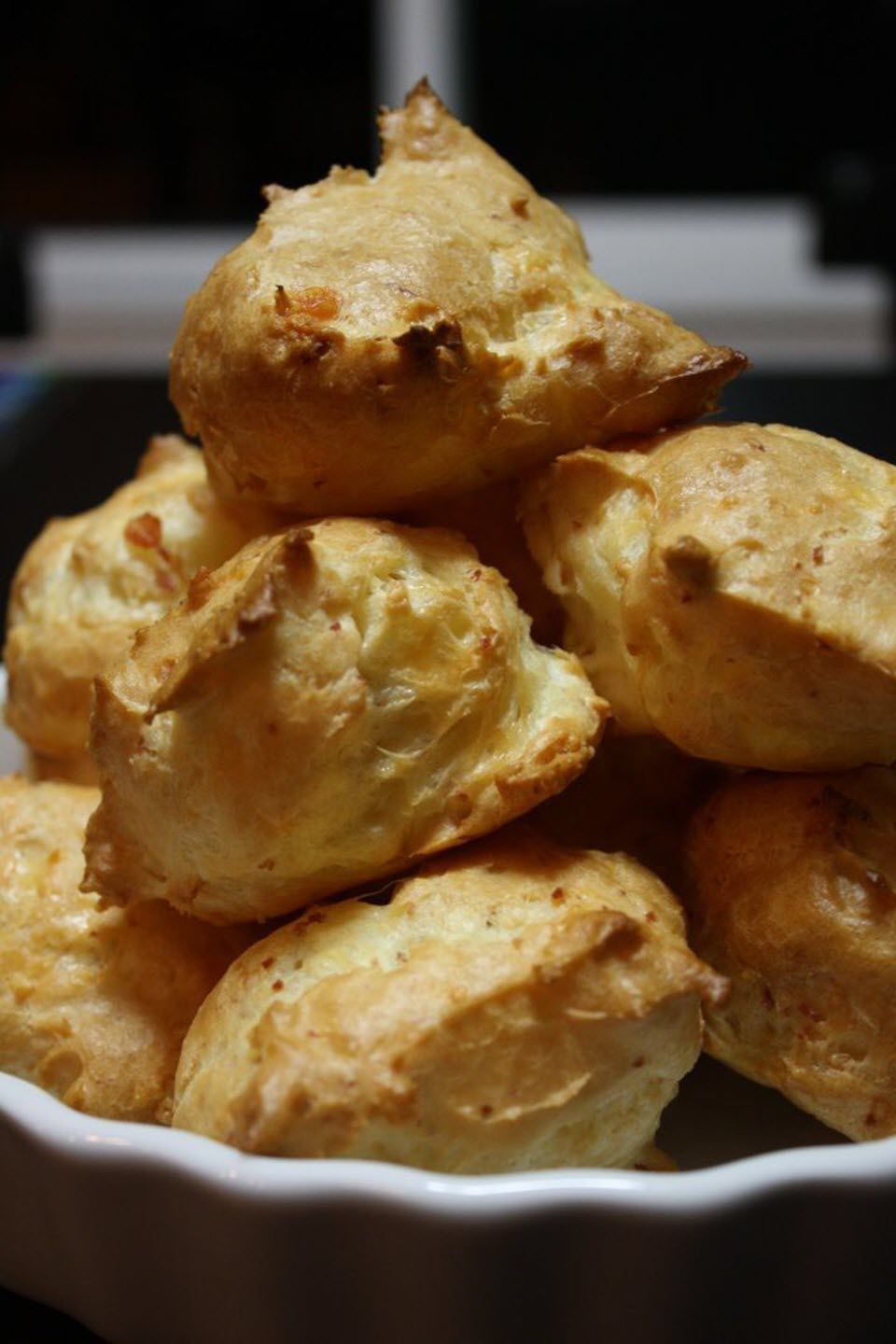 Gougeres với giăm bông