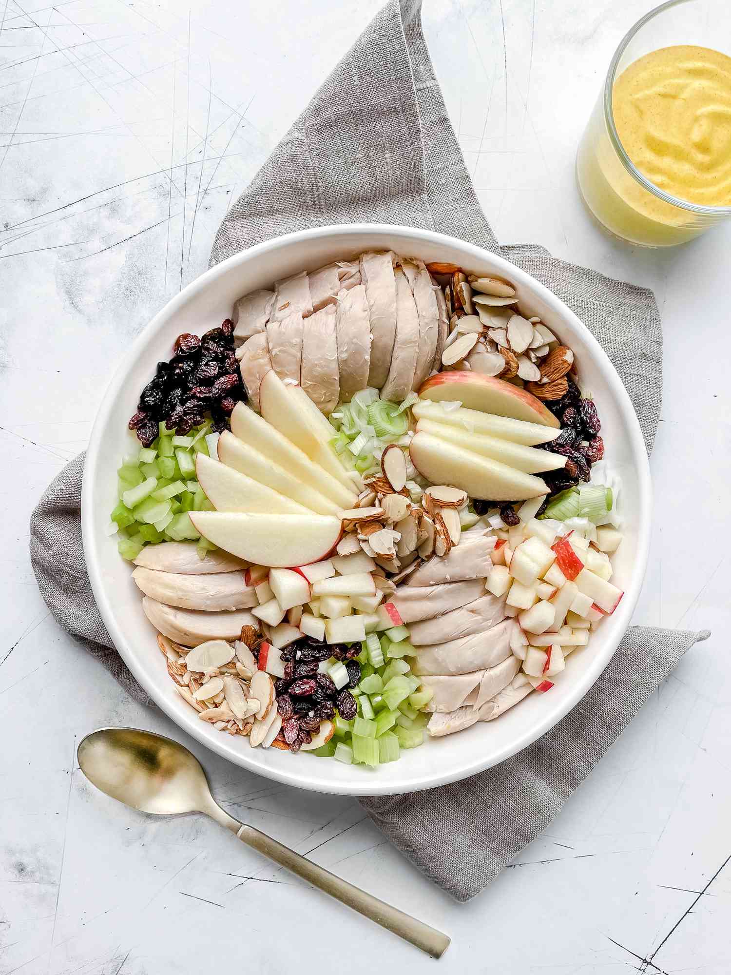 Salad gà cà ri nhanh chóng và dễ dàng cho bữa trưa