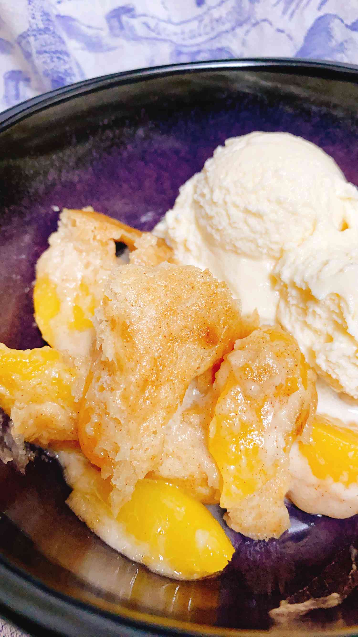 Instant Pot Peach Cobbler