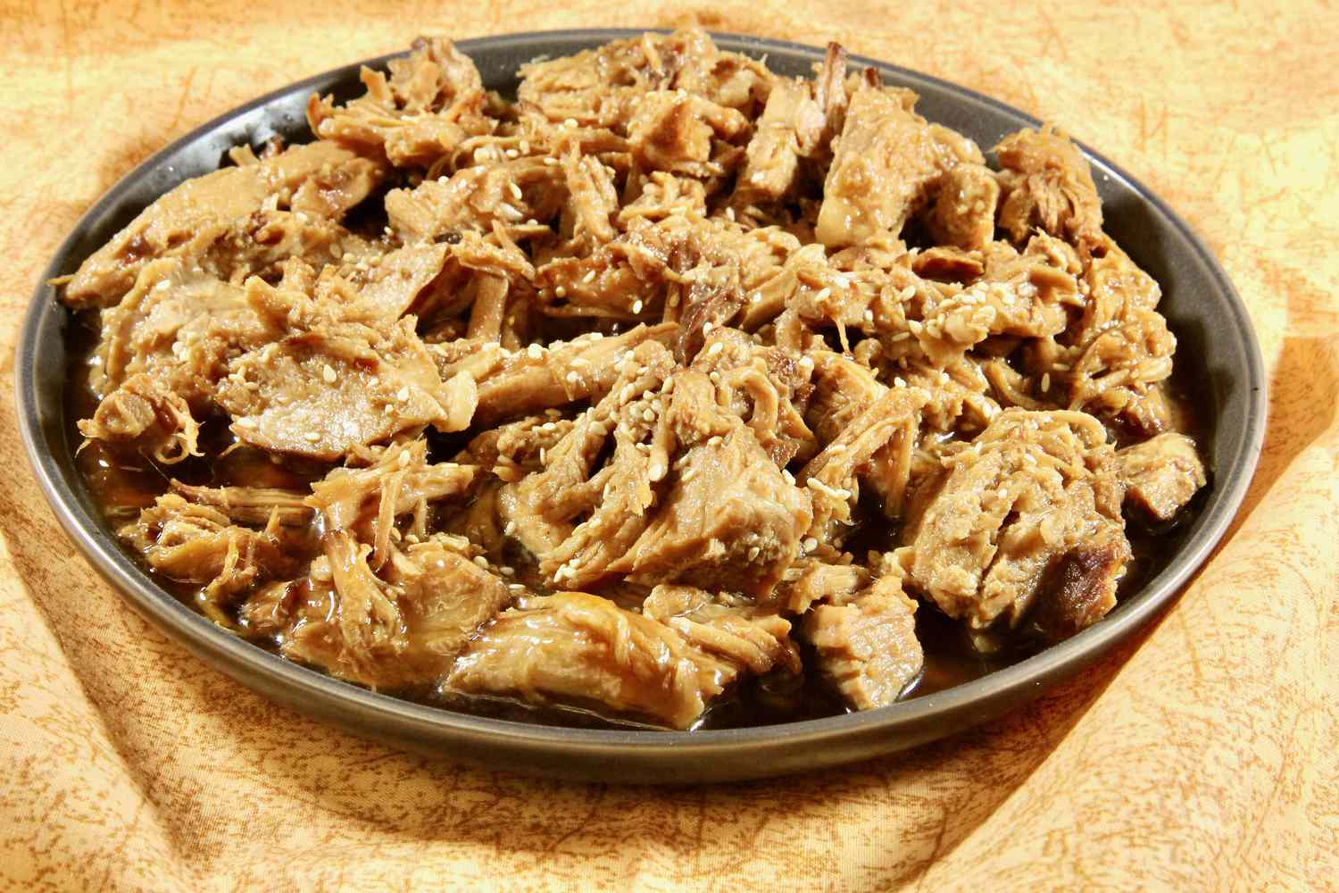 Teriyaki kéo thịt lợn trong nồi nấu chậm