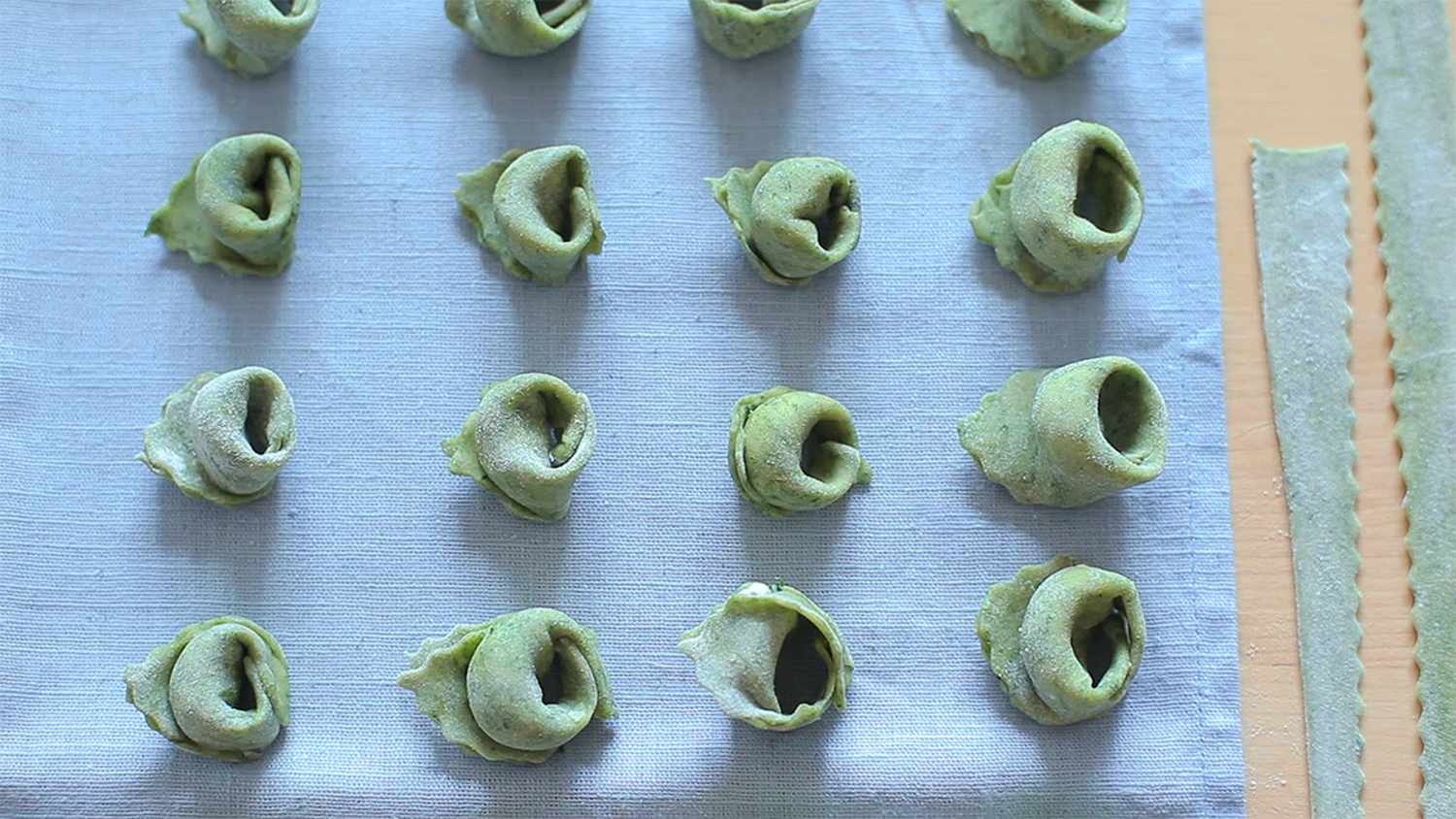 Rau bina và Ricotta Tortellini