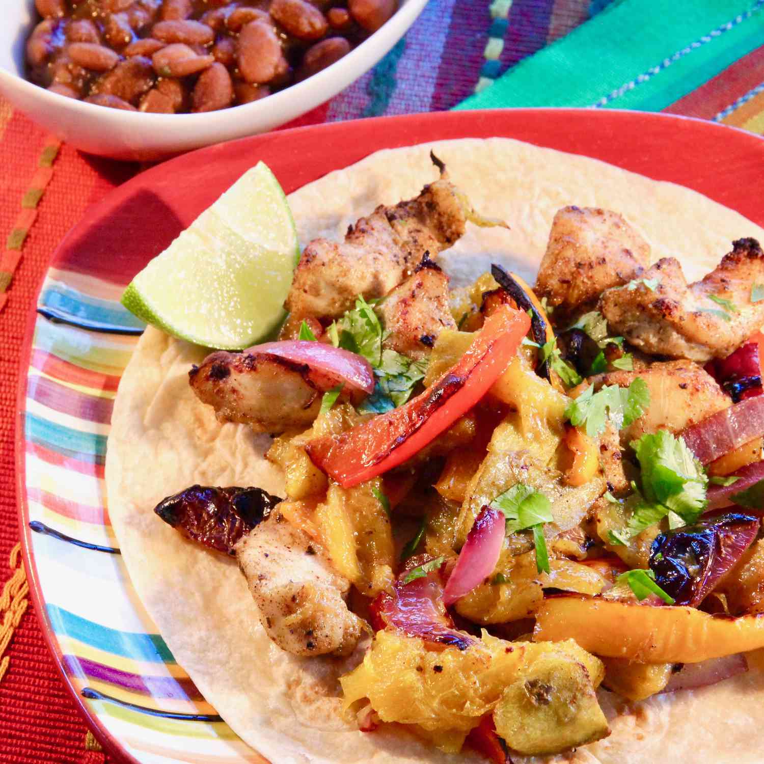 Tấm Pan Chicken Mango Fajitas