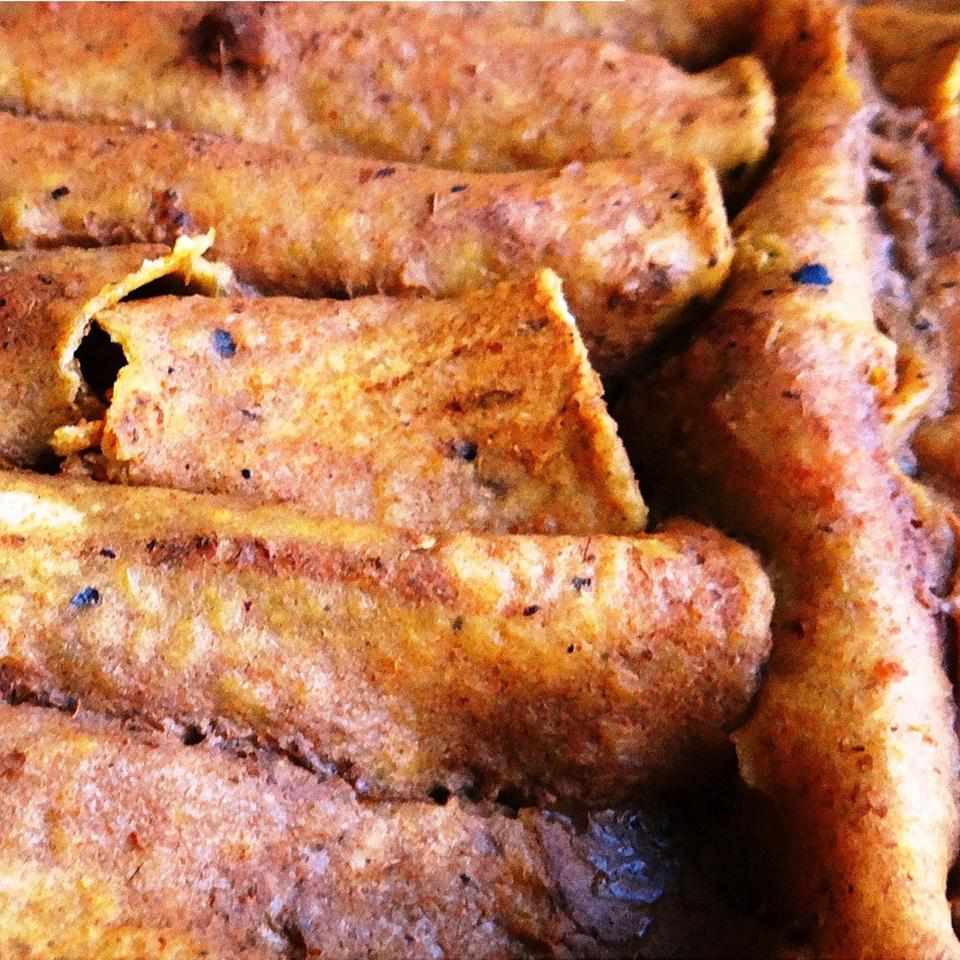 Enchiladas thuần chay pasilla với bơ và TVP