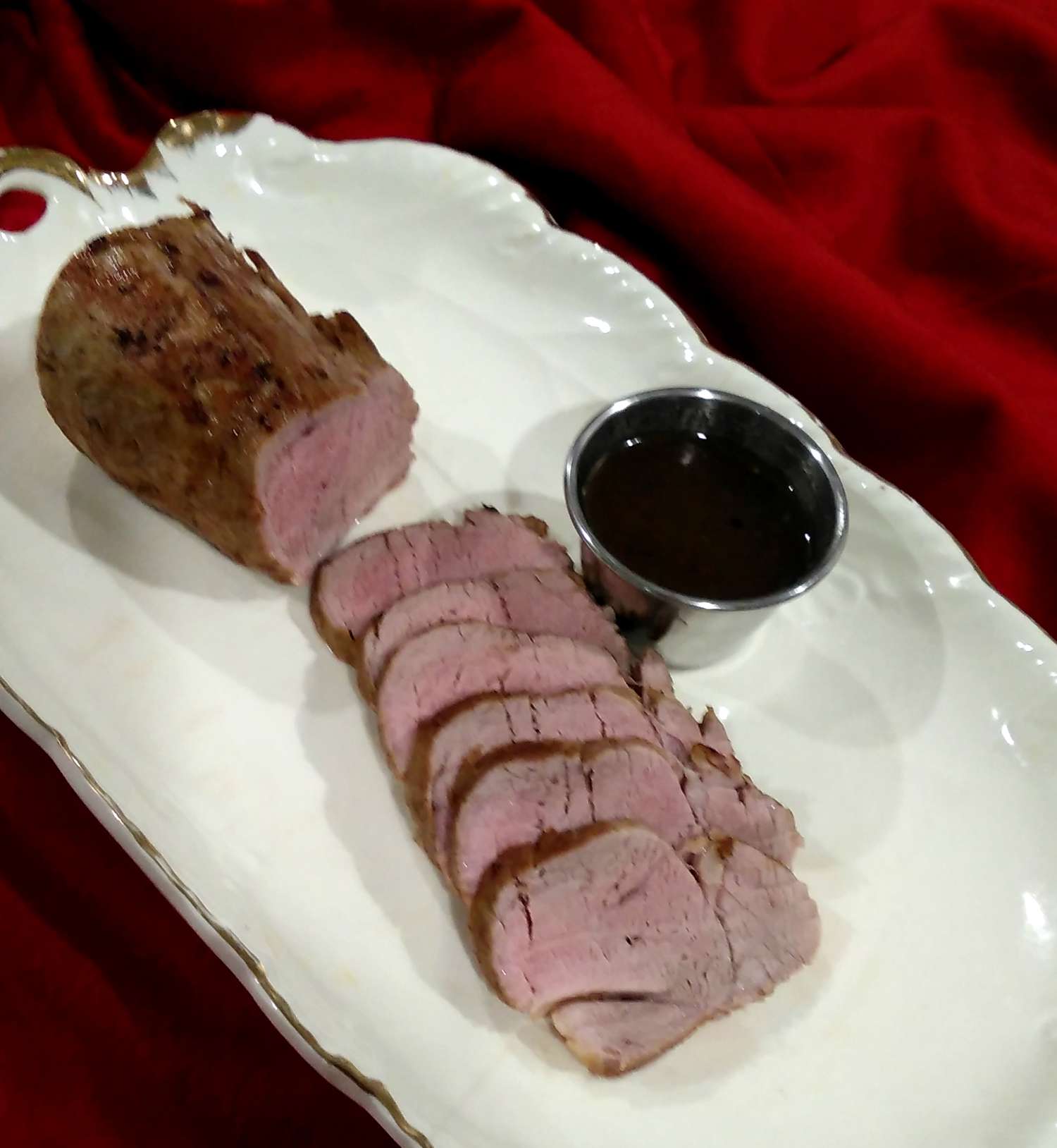 Thịt lợn Tenderloin với Apple Cider Au Jus