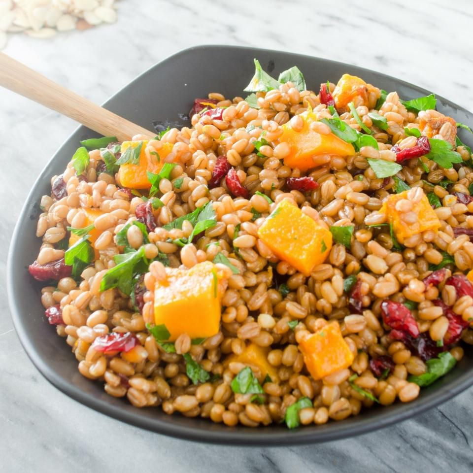 Mùa thu Butternut Squash và Wheat Berry Salad