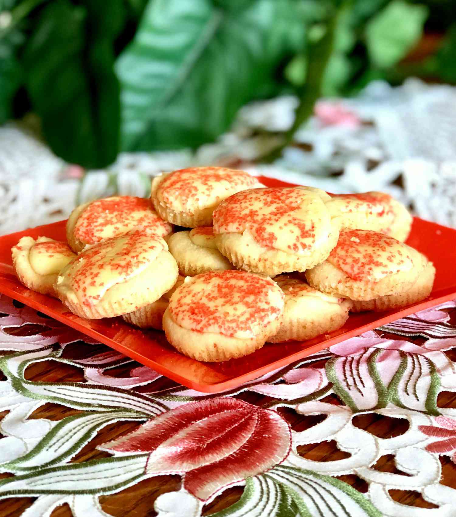 Cốc cookie đường với chất làm đầy phô mai kem