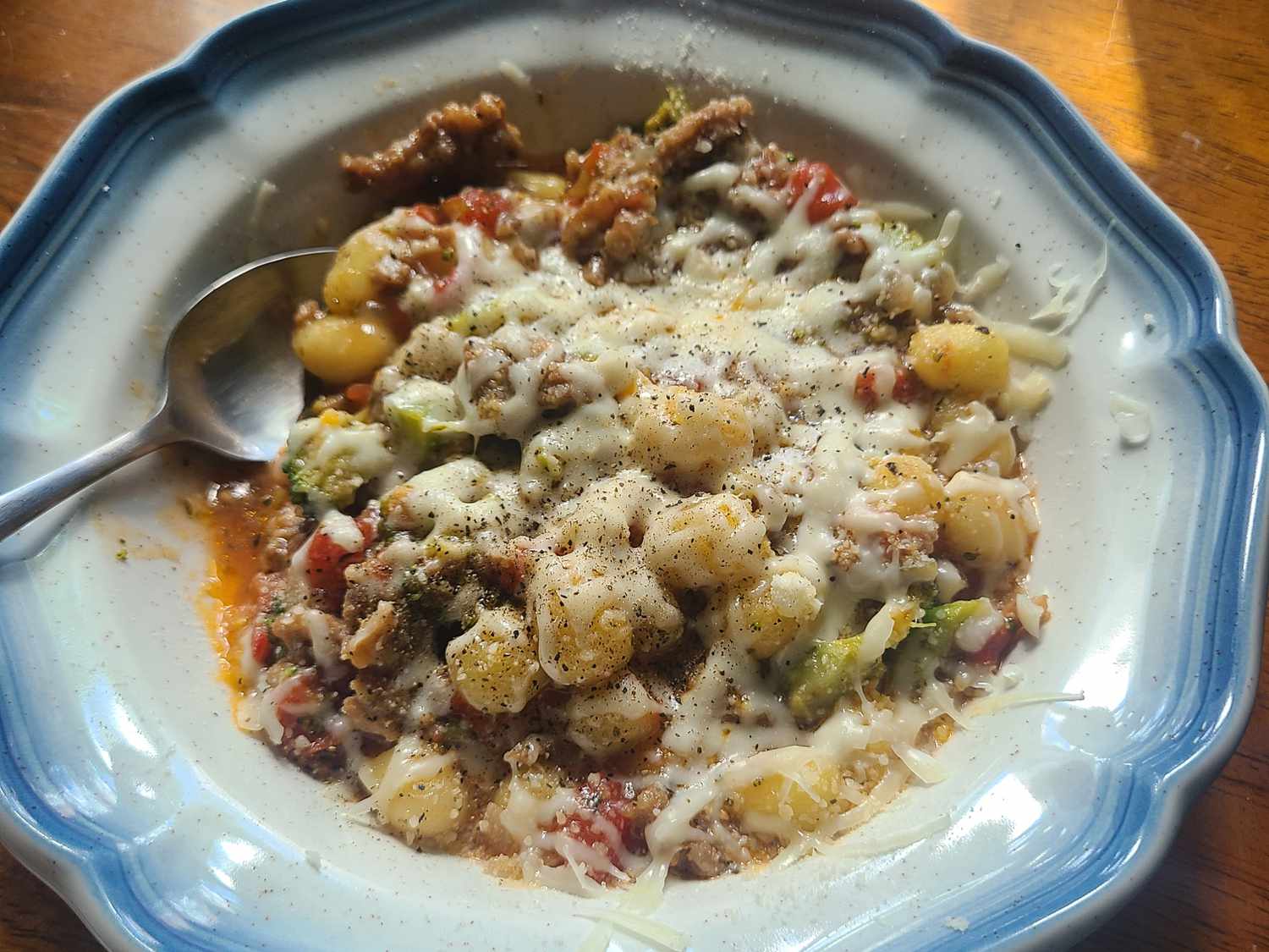 Xúc xích Ý và chảo gnocchi