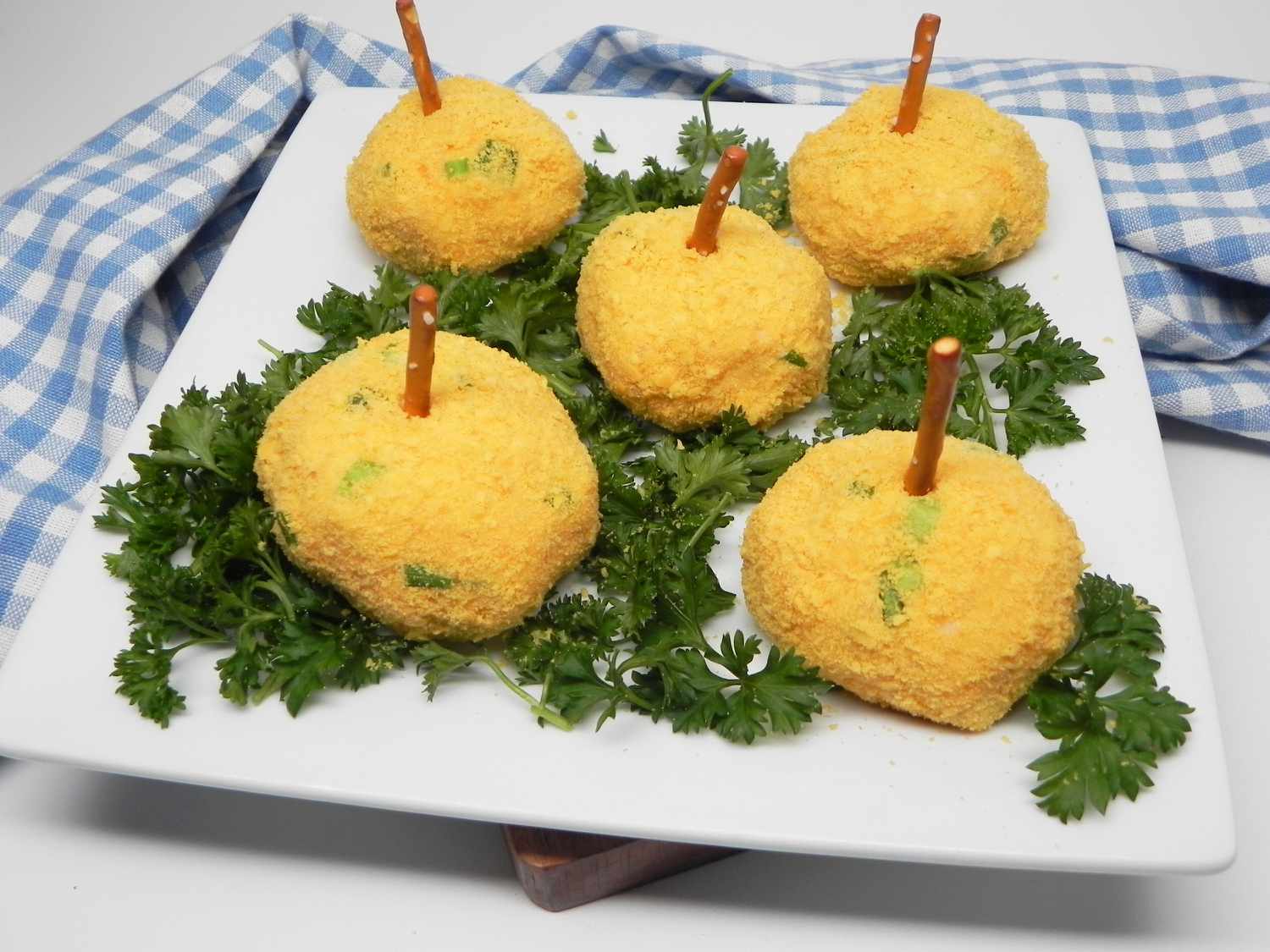 Mini Cheeseball Pumpkins với tỏi caramen