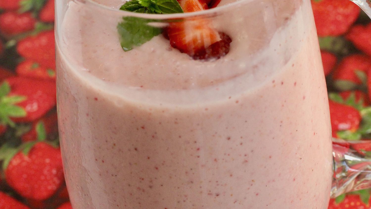 Serenas Strawberry Lassi