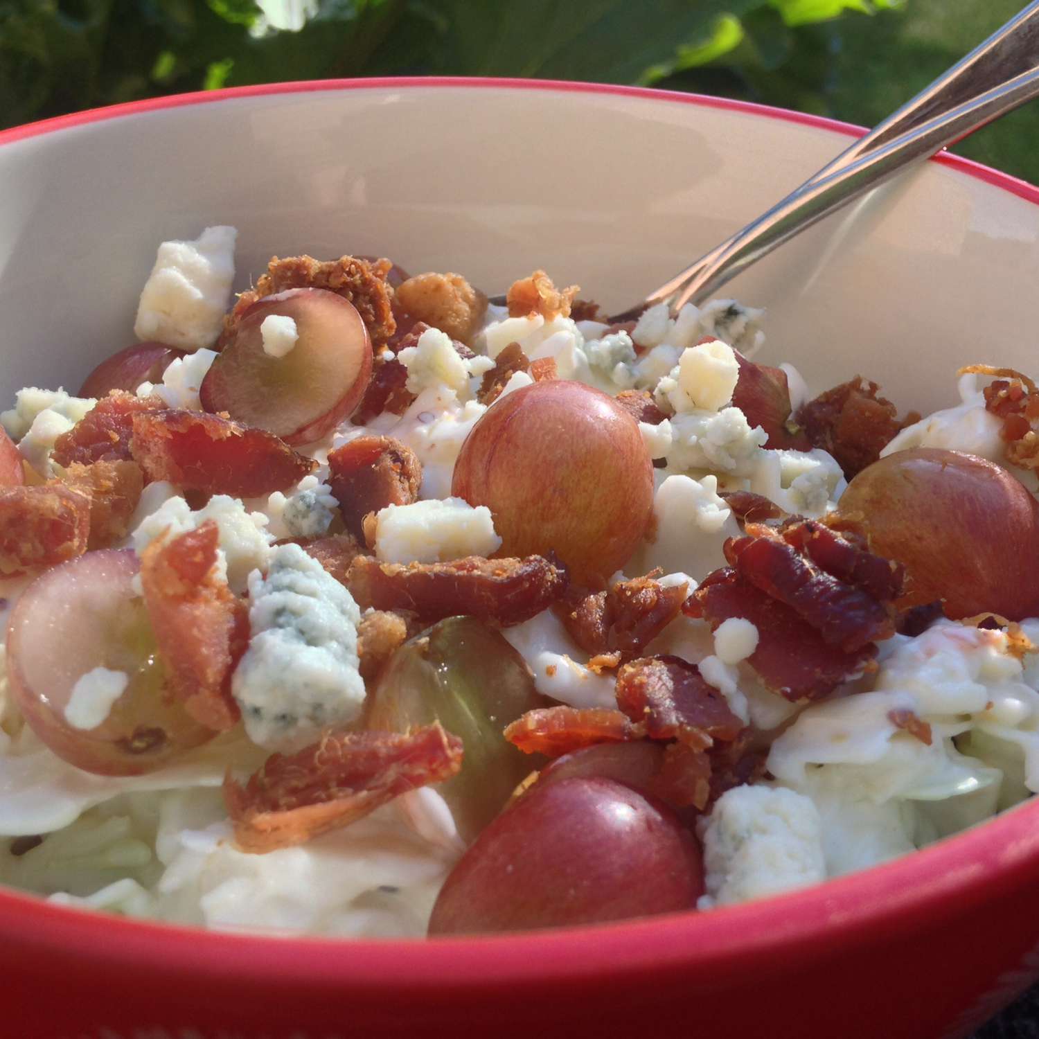 Tommys Blue Cheese Coleslaw (với thịt xông khói và nho)