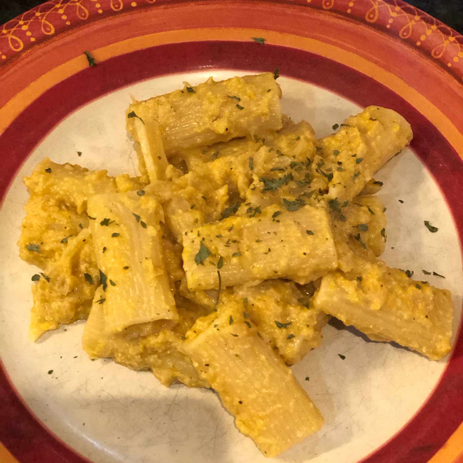 Isas butternut squash thuần chay alfredo pasta