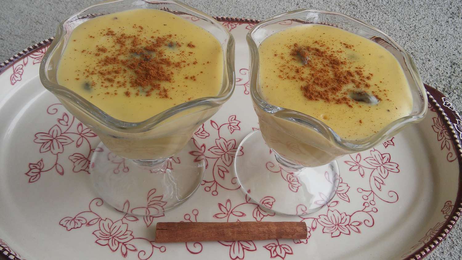 Bánh pudding salvadorian quế tự làm