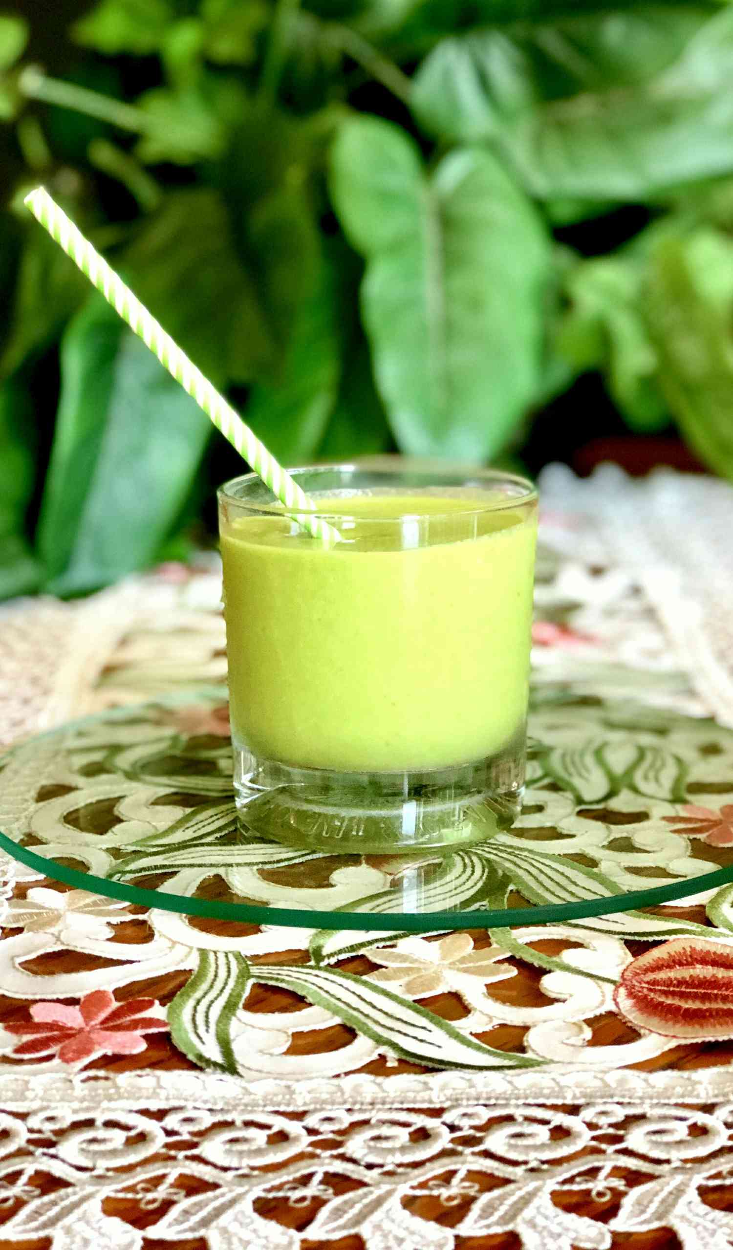 Sinh tố xanh pina colada hoang dã