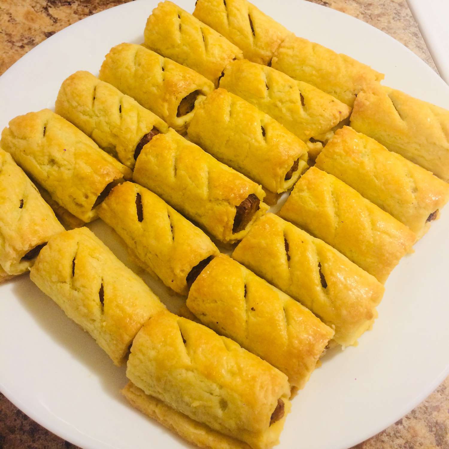 Rolls xúc xích với mù tạt Maille Dijon Originale