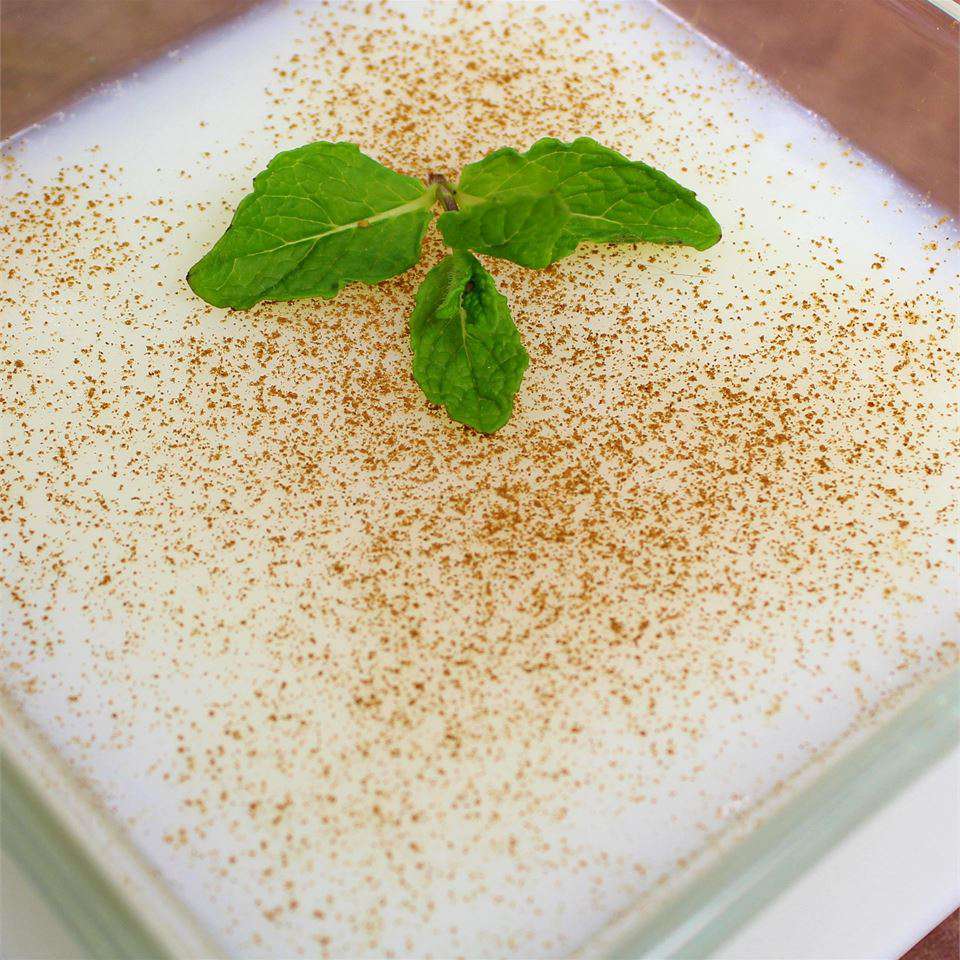 Bánh pudding nước hoa hồng Ả Rập (Muhalbiyah)