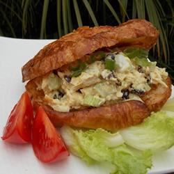 Bánh sandwich cá ngừ giòn