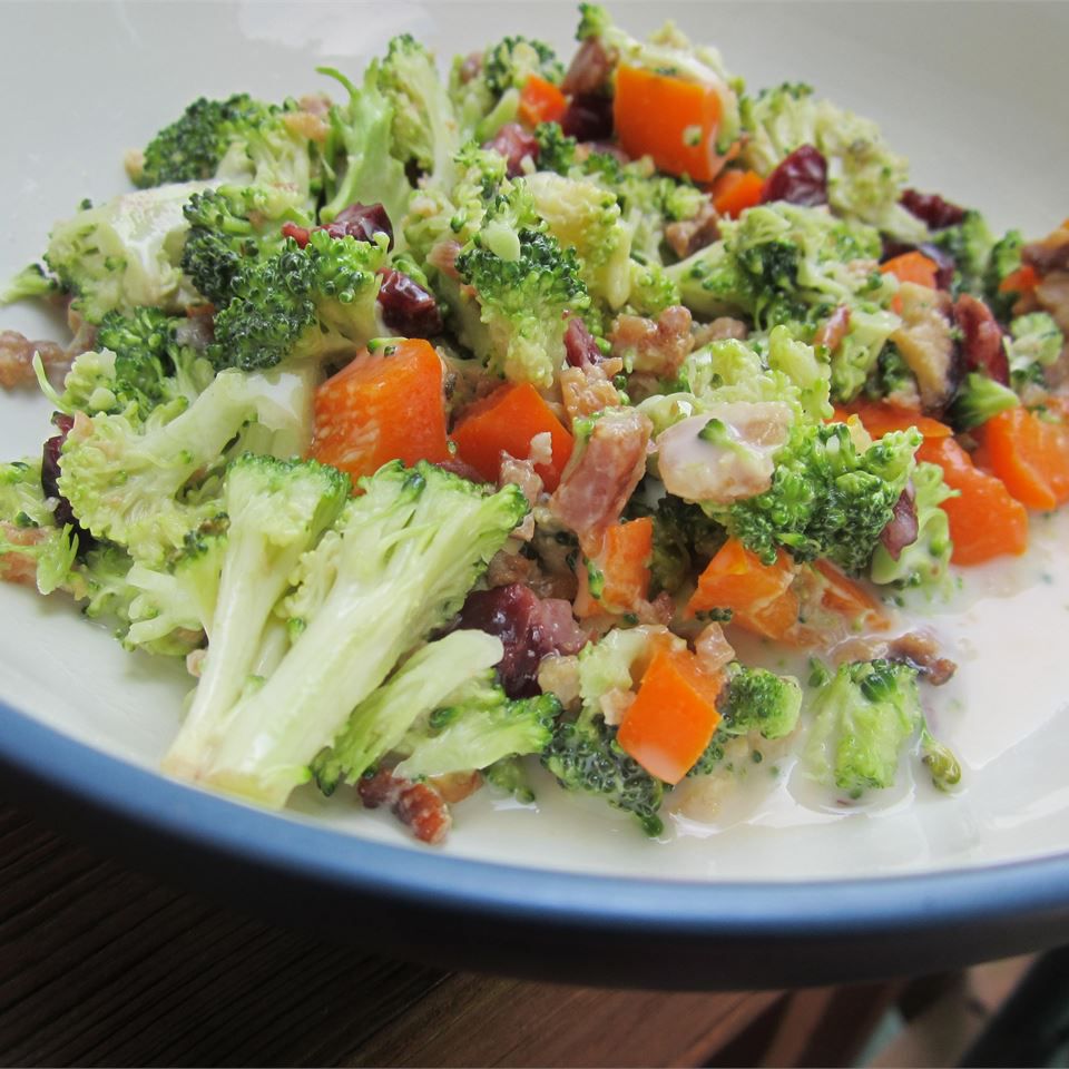Salad salad bông cải xanh ngọt ngào và rối