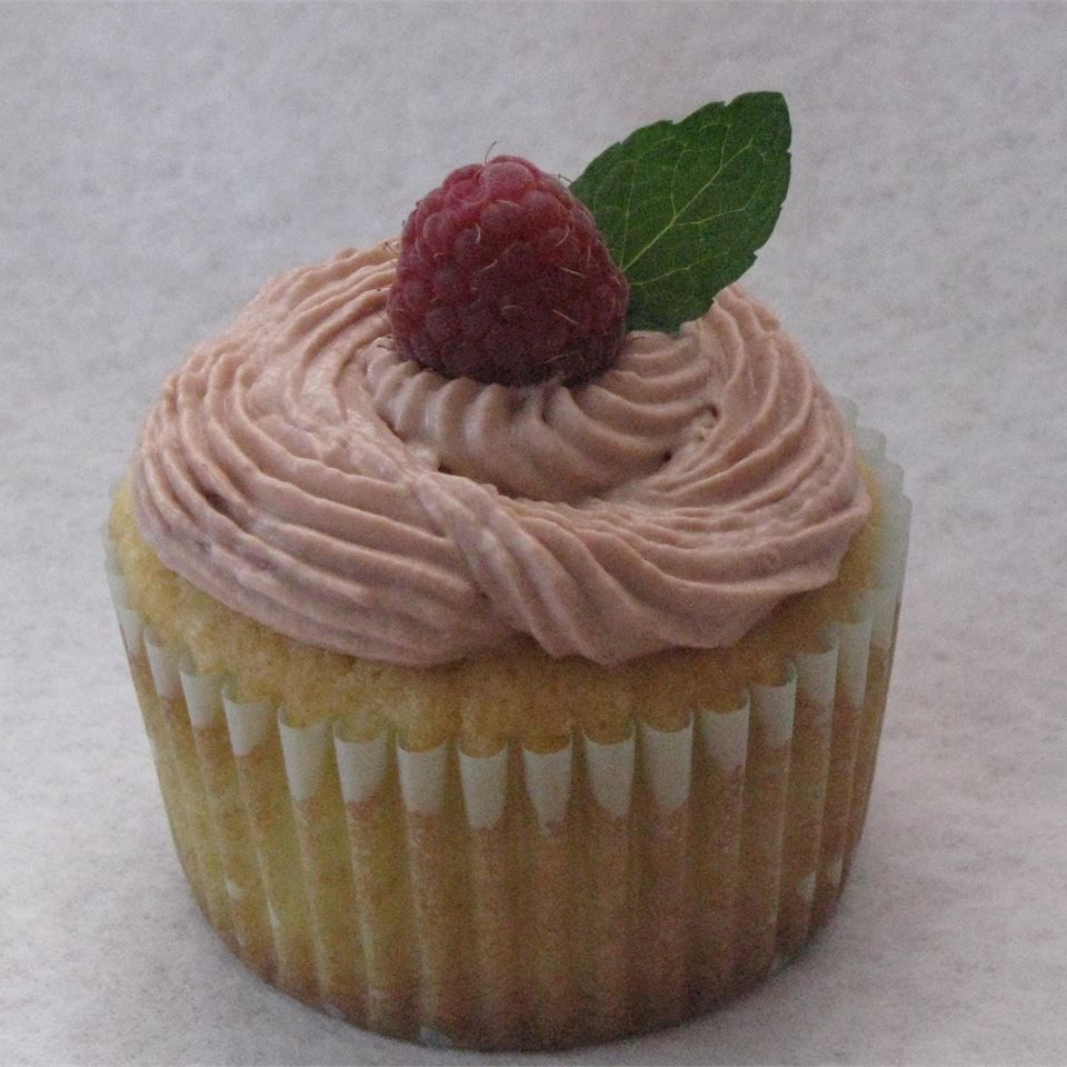 Raspberry Iced Tea Cupcakes