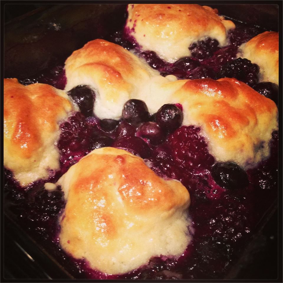 Pops blackberry cobbler