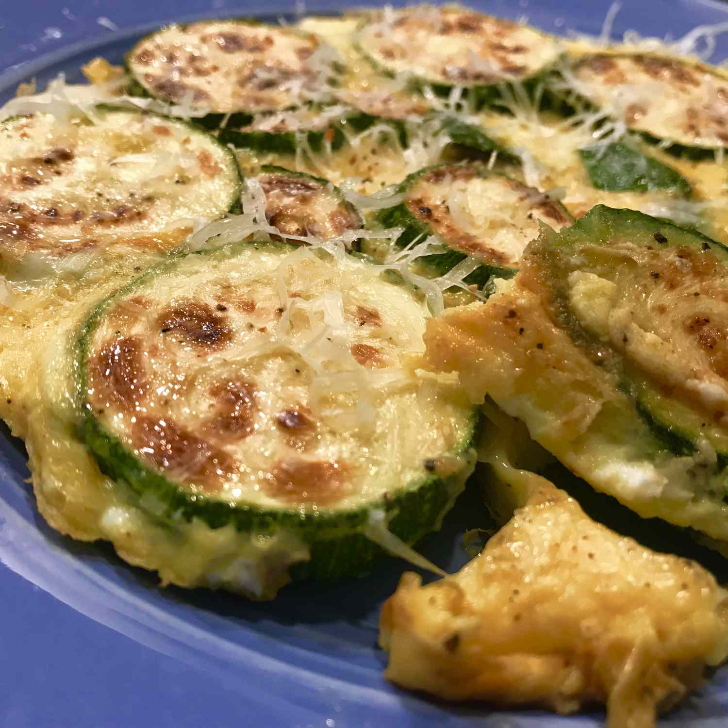 Trứng xáo trộn với zucchini