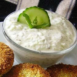 Nang tỏi tzatziki