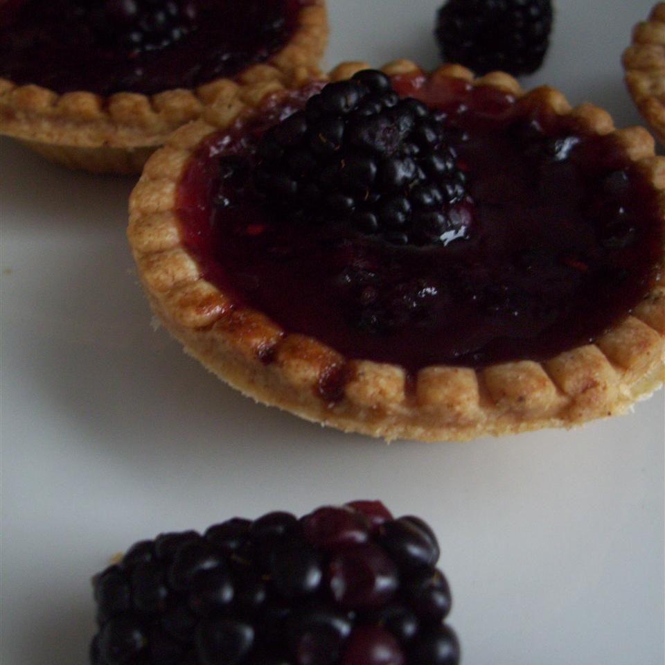 Bánh tart bơ blackberry