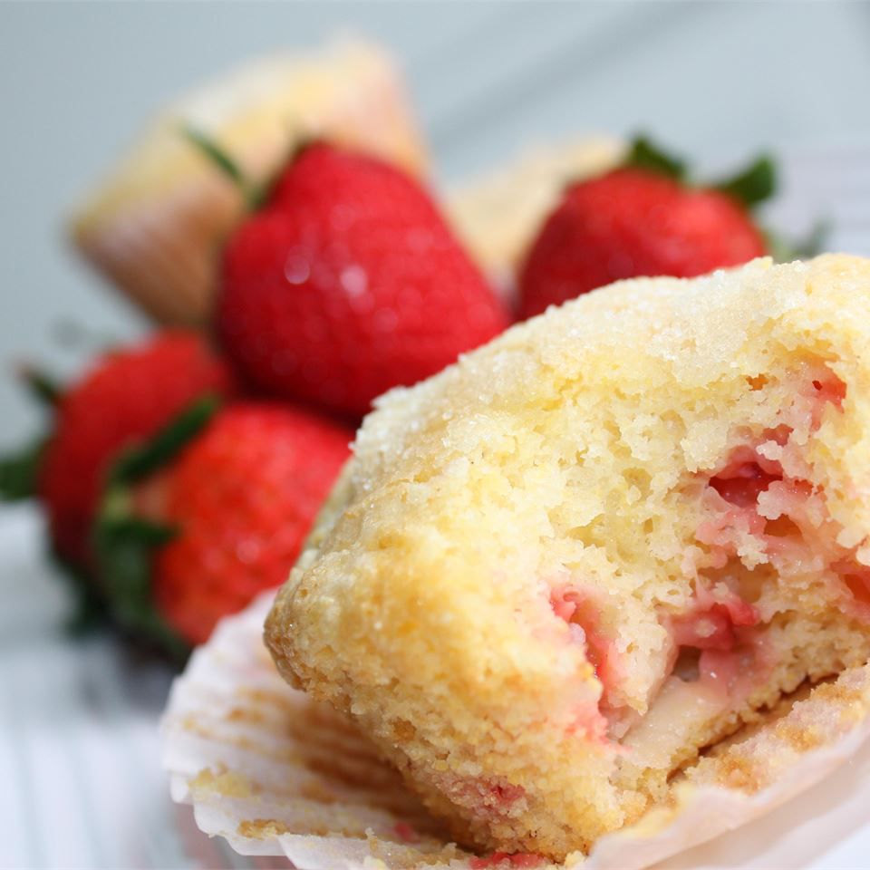 Berry Cornmeal Buffins