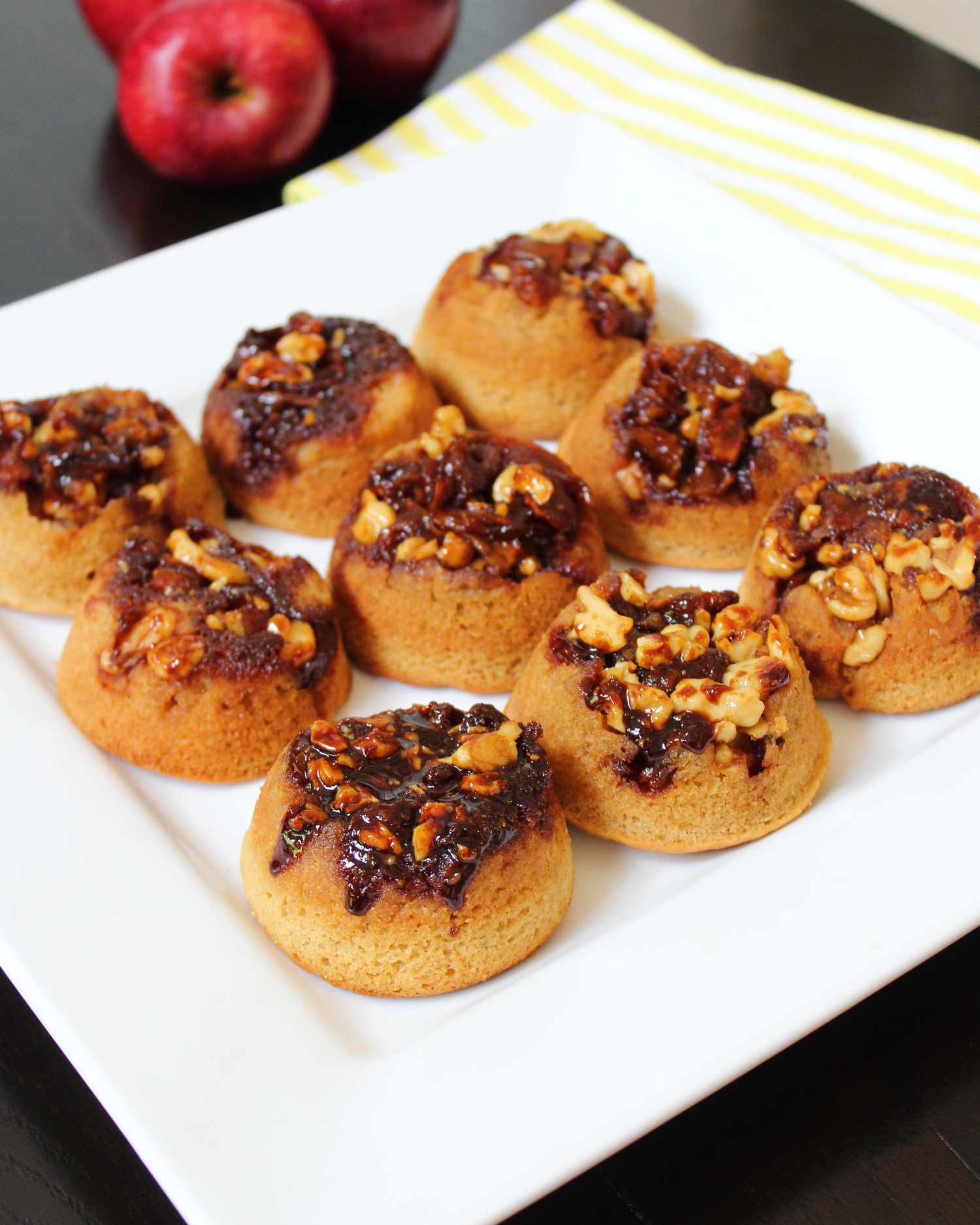 Buffins táo caramel lộn ngược