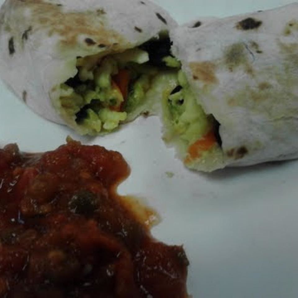 Bữa sáng ăn sáng chay làm cho burritos