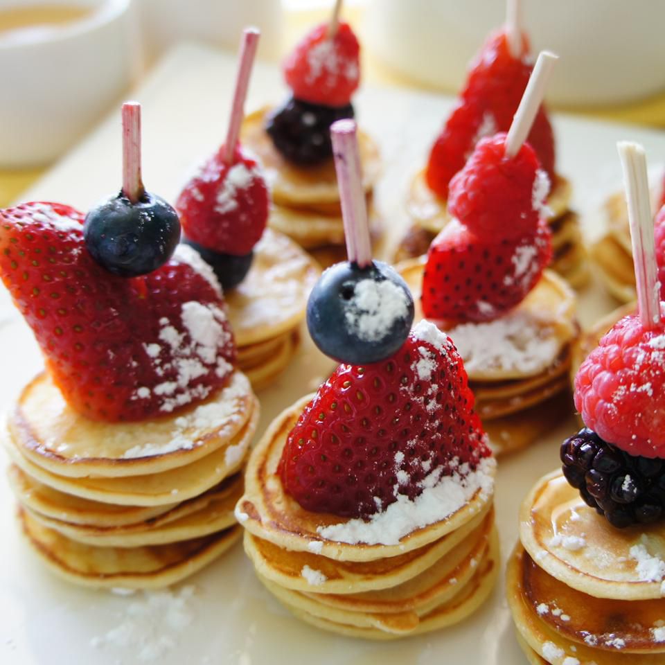 Mini rất Berry Pancake xiên