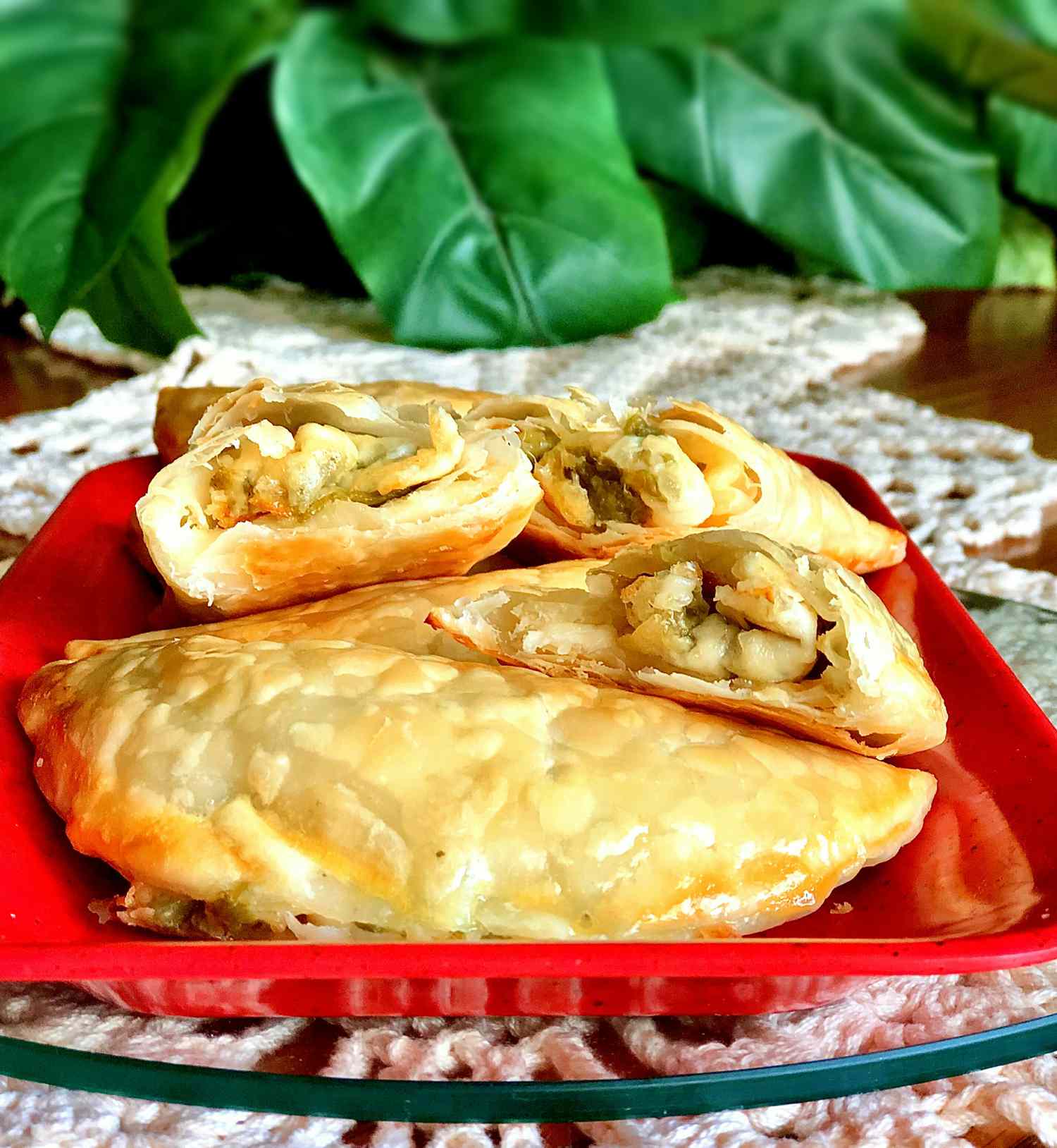 Empanadas de Queso con Rajas (Poblano Chile và Cheese Empanadas)