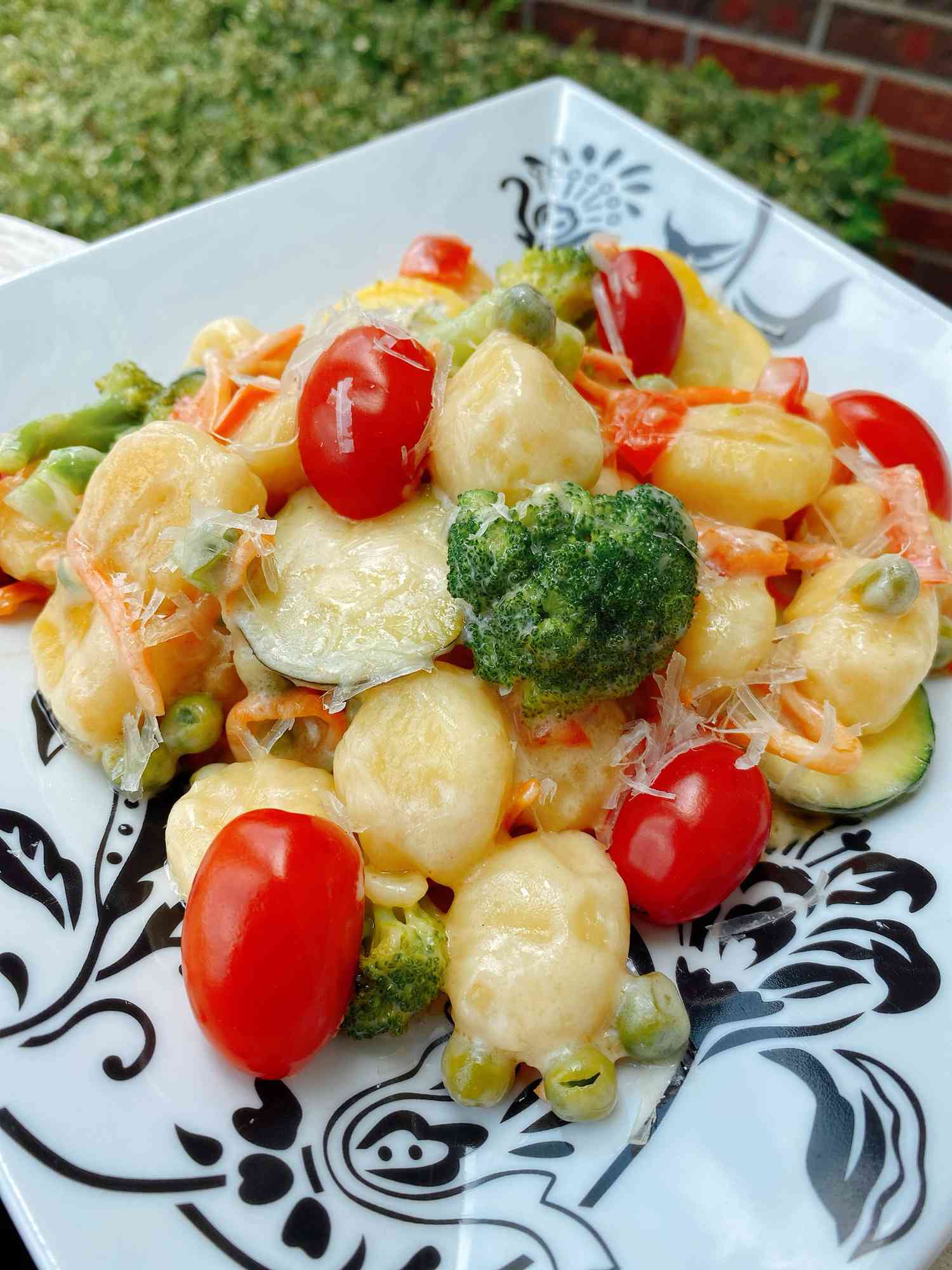 Skillet gnocchi primavera với sốt kem chanh