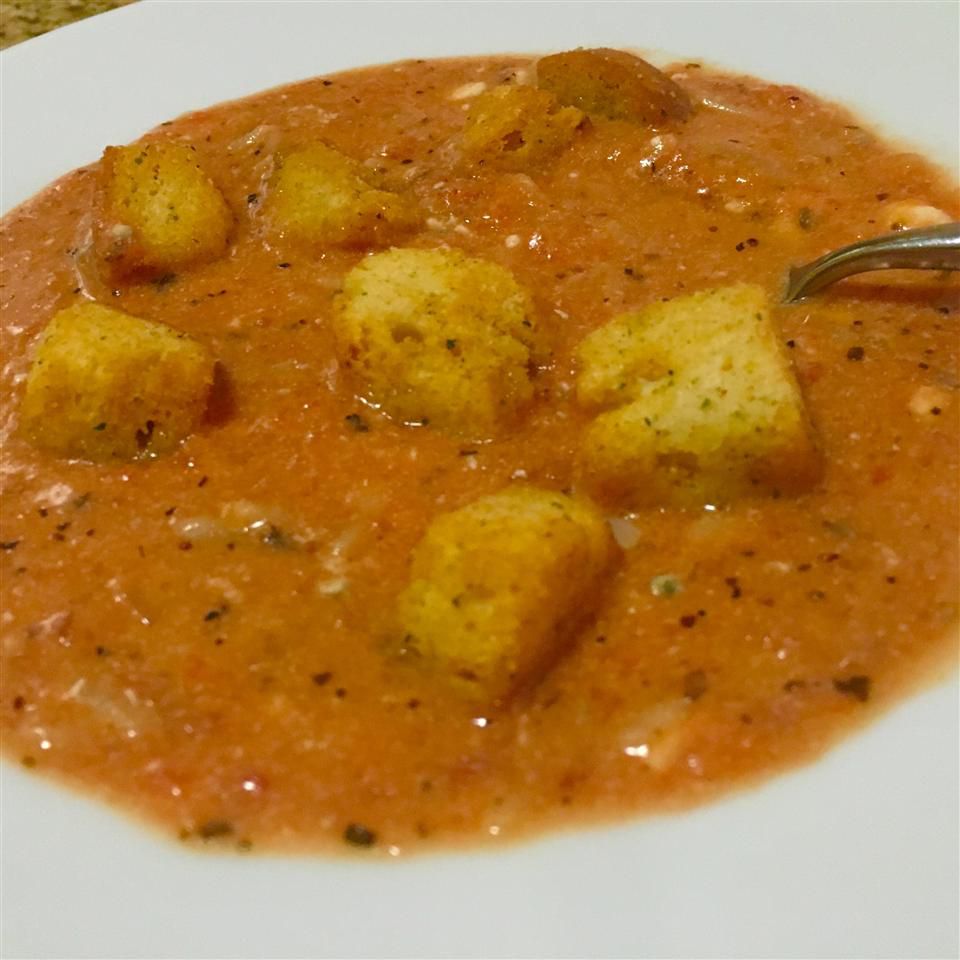Súp cà chua và orzo với gorgonzola