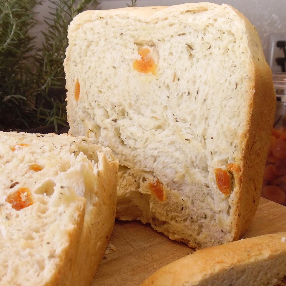 Rosemary và Apricot French Loaf